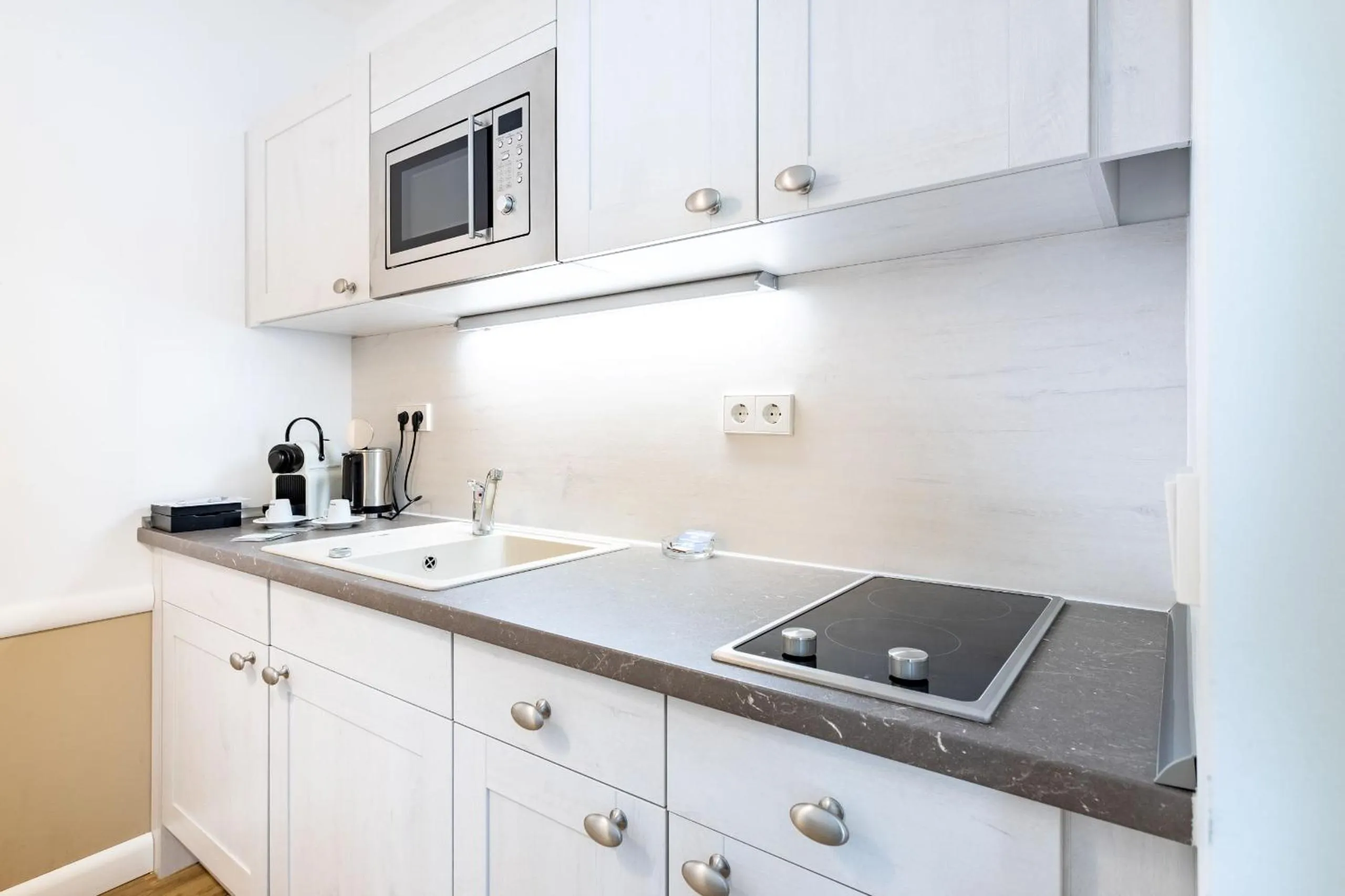 Coffee/tea facilities in Victoria Suites