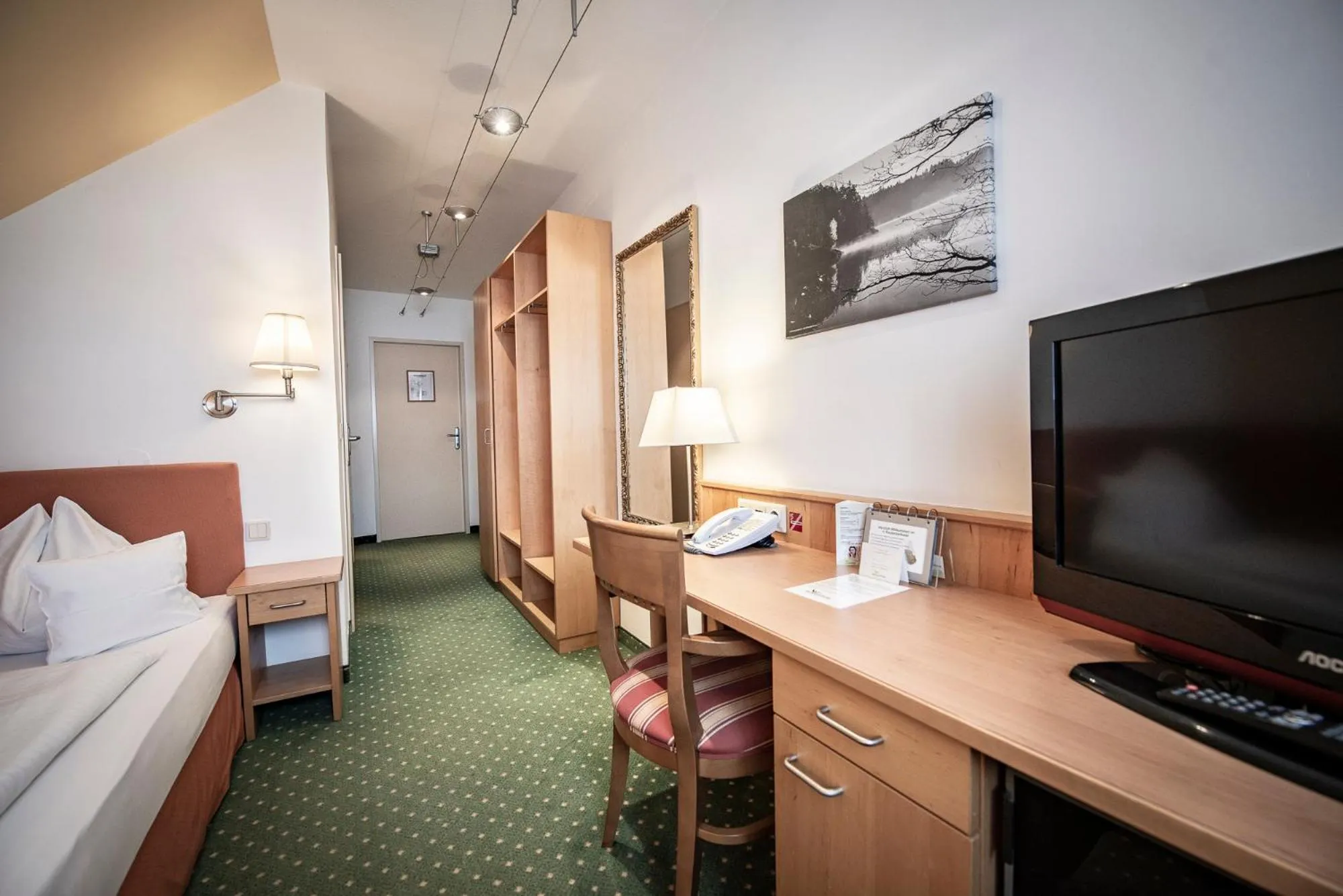 Photo of the whole room, Bed in Faulenzerhotel