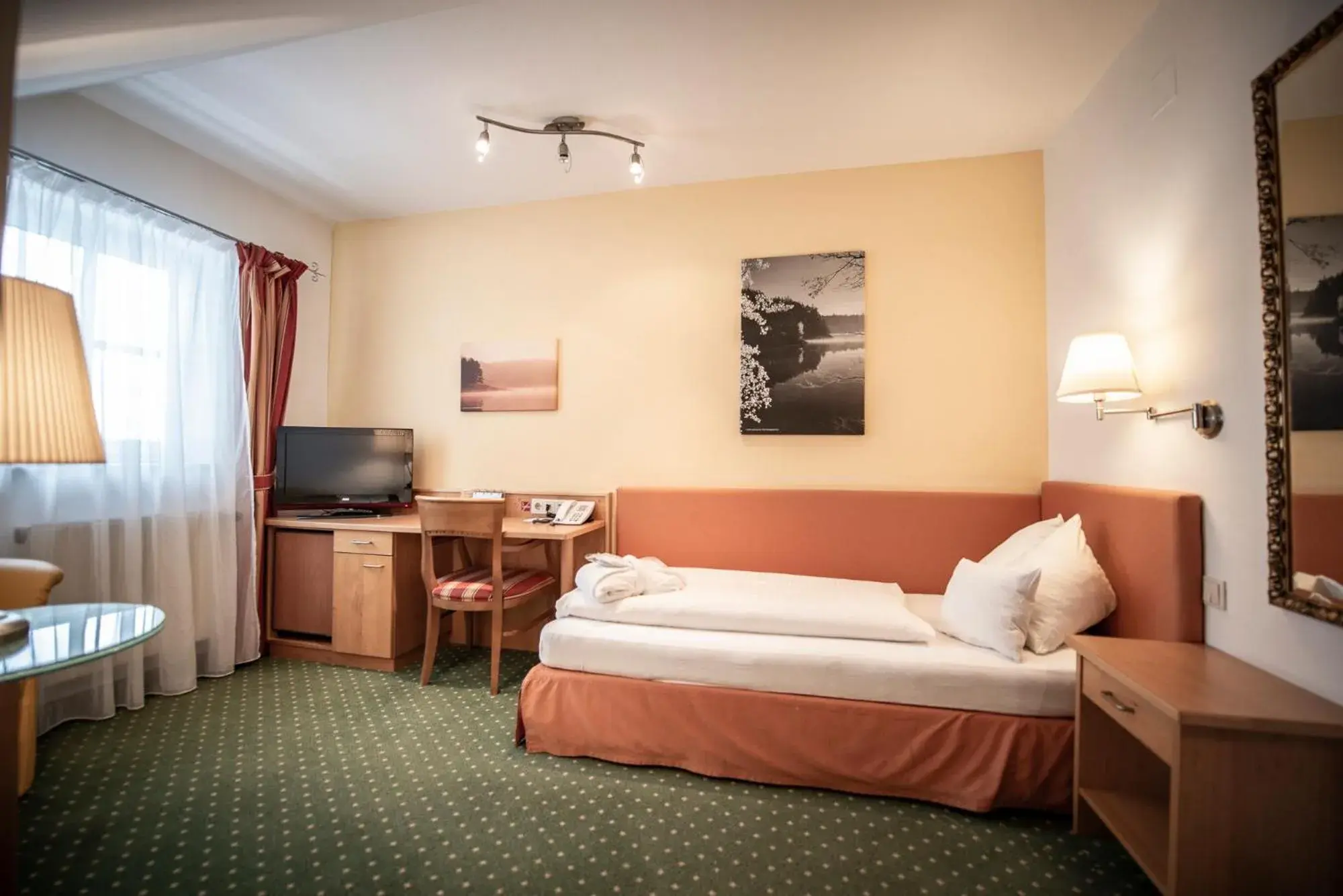 Standard Single Room - single occupancy in Faulenzerhotel Standard Single Room - single occupancy in Faulenzerhotel