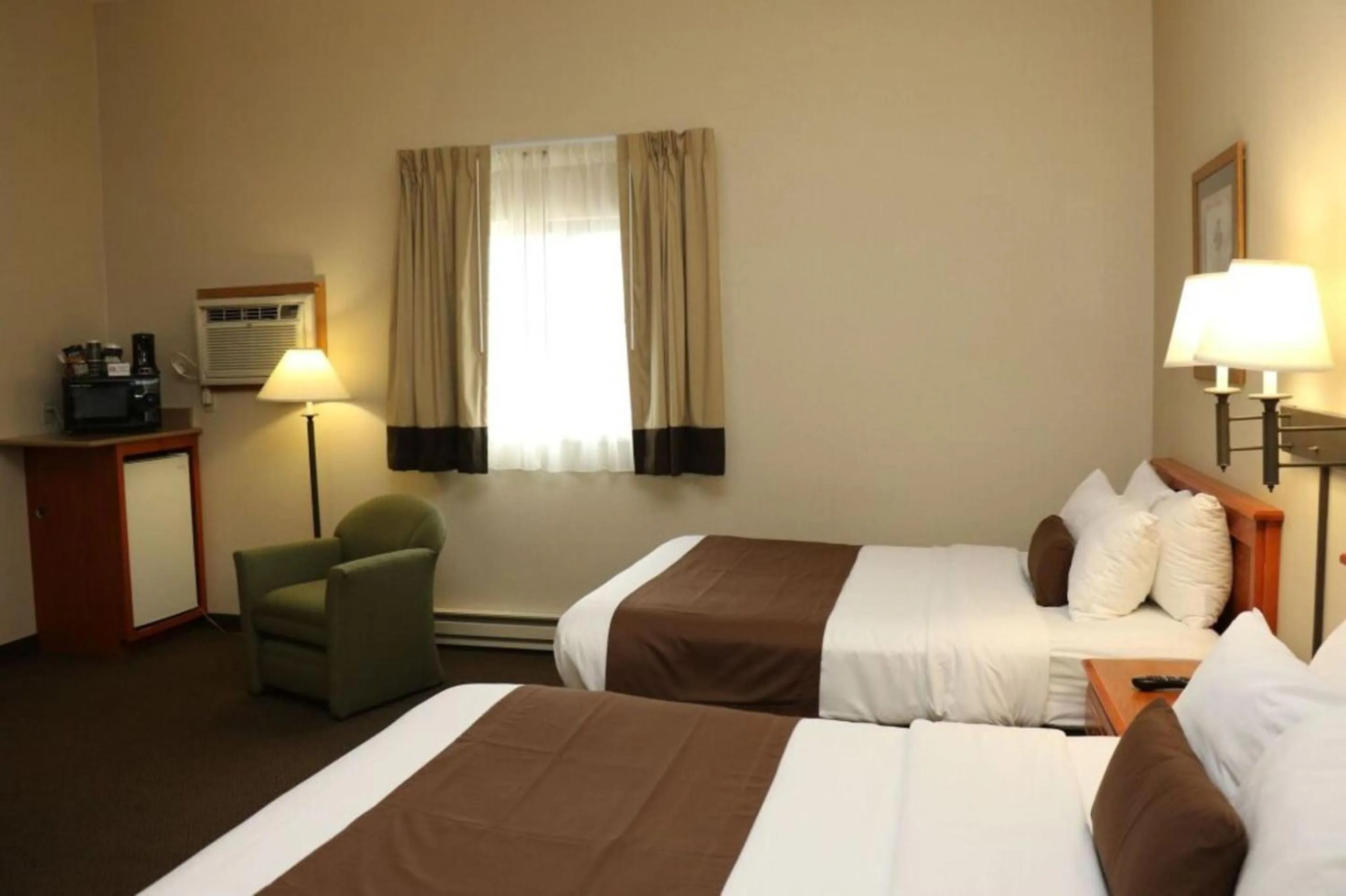 Bedroom, Bed in Studio 6 - Minot, ND