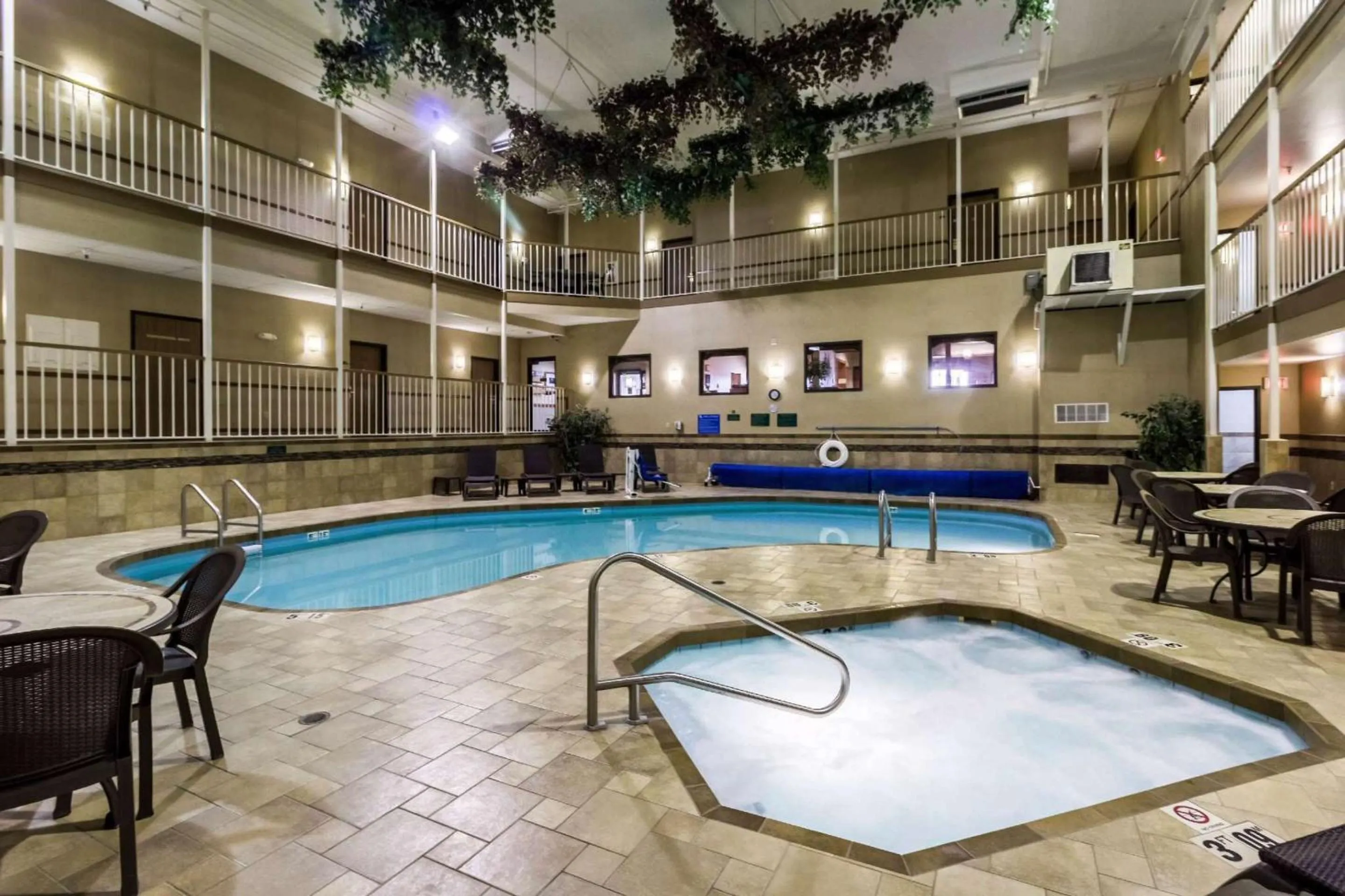 Swimming pool in Studio 6 - Minot, ND