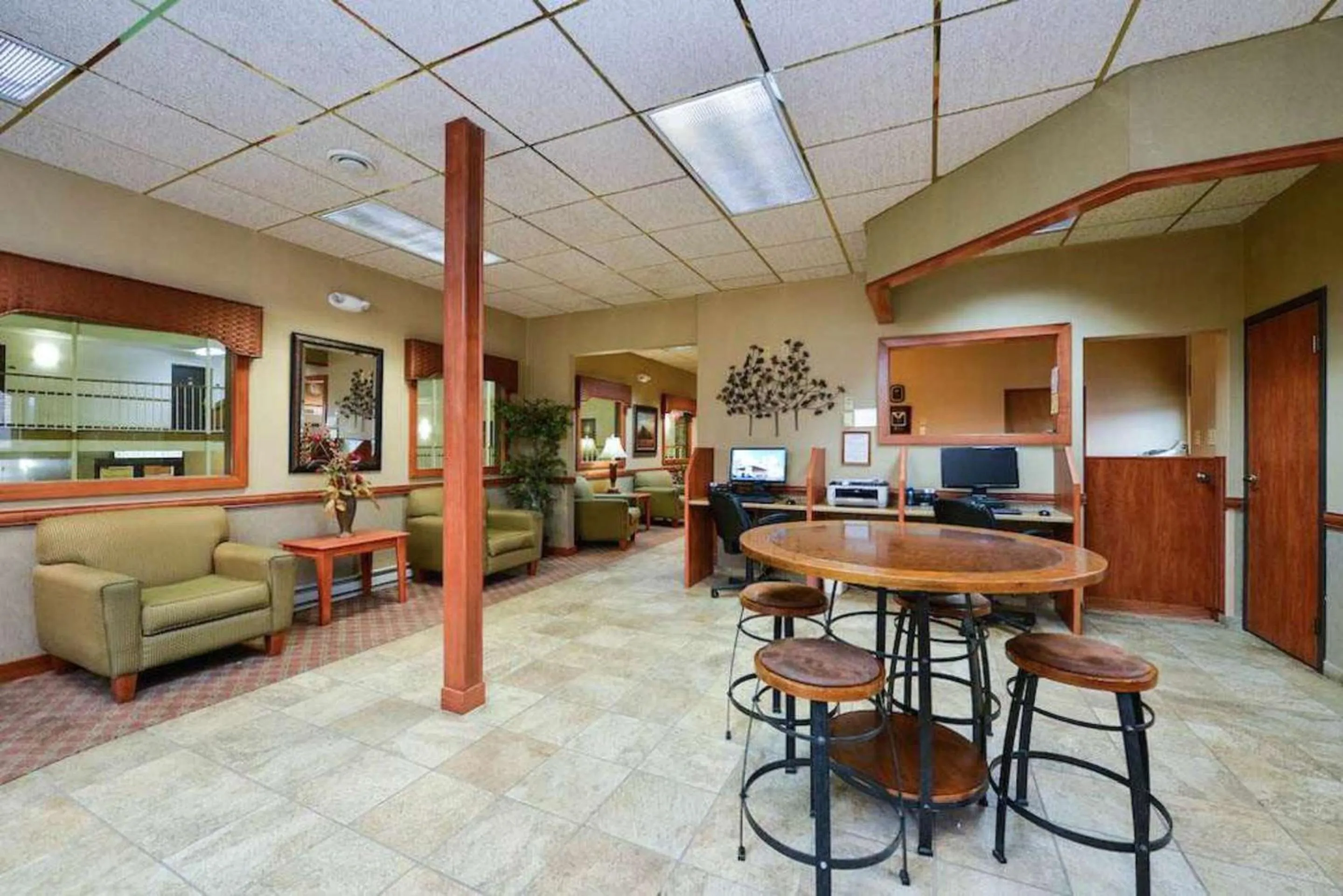 Lobby or reception in Studio 6 - Minot, ND