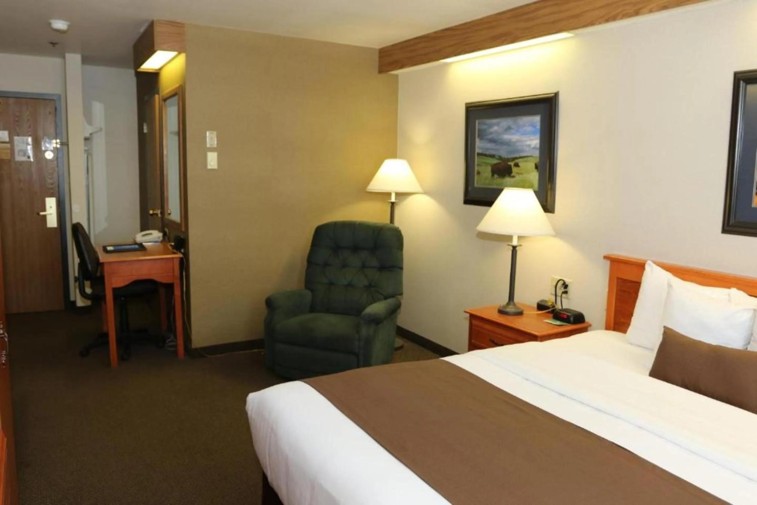 Bedroom, Bed in Studio 6 - Minot, ND