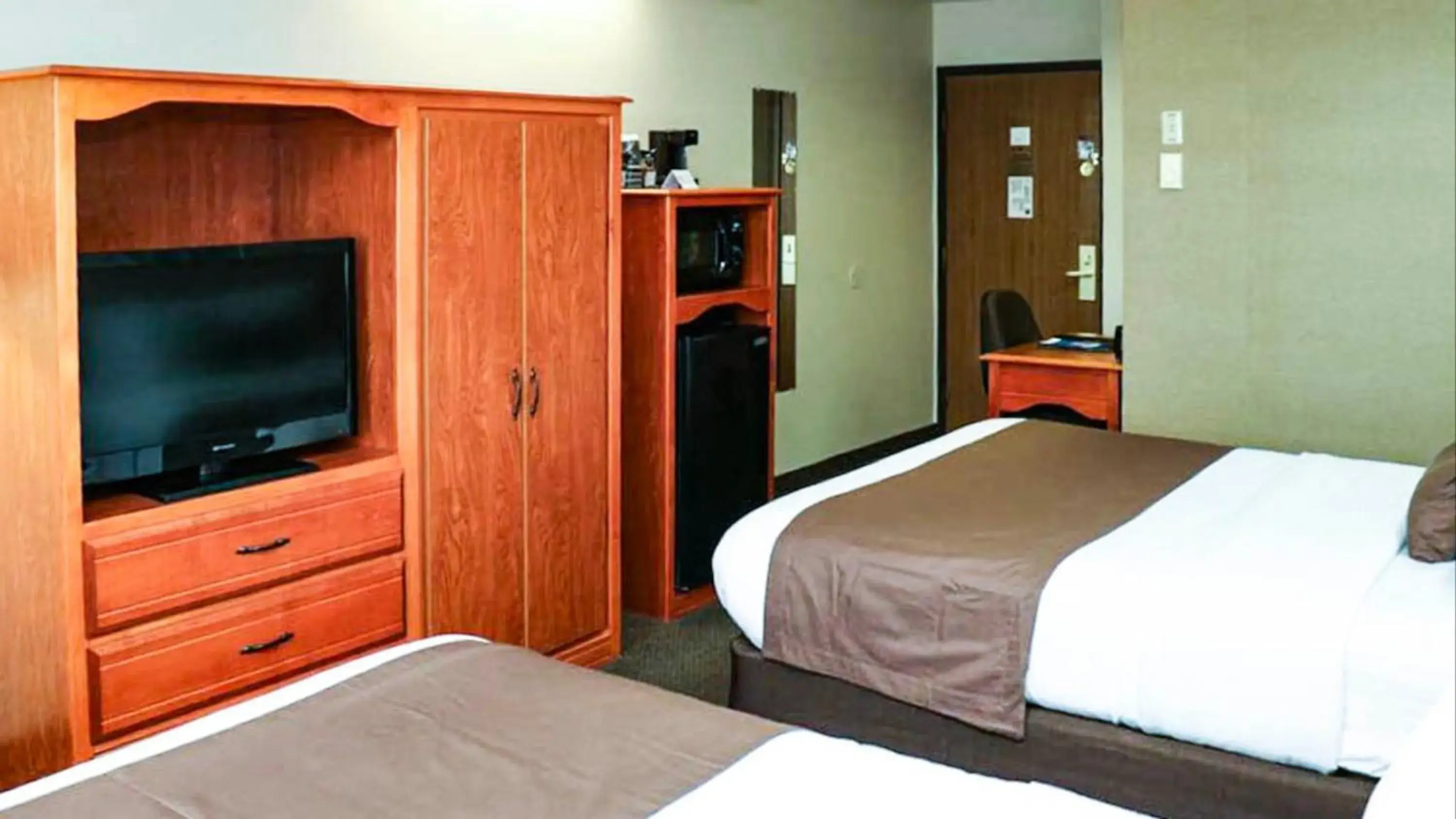 Bedroom, Bed in Studio 6 - Minot, ND Bedroom, Bed in Studio 6 - Minot, ND