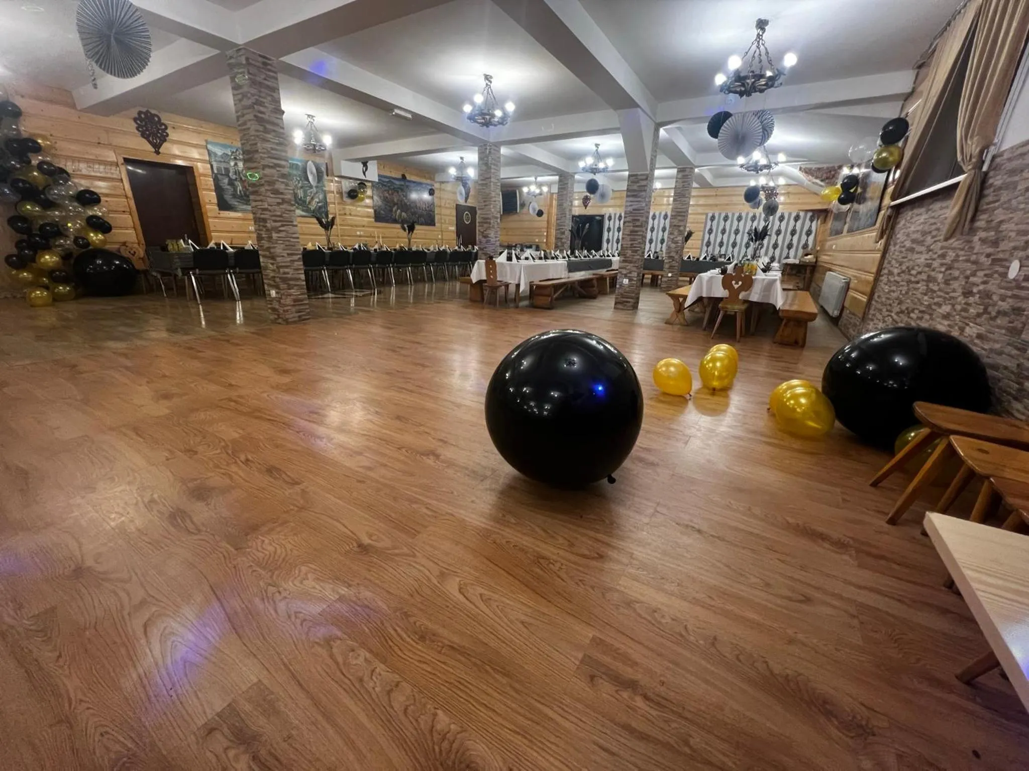 Restaurant/places to eat in Kompleks Wypoczynkowy Harnaś II