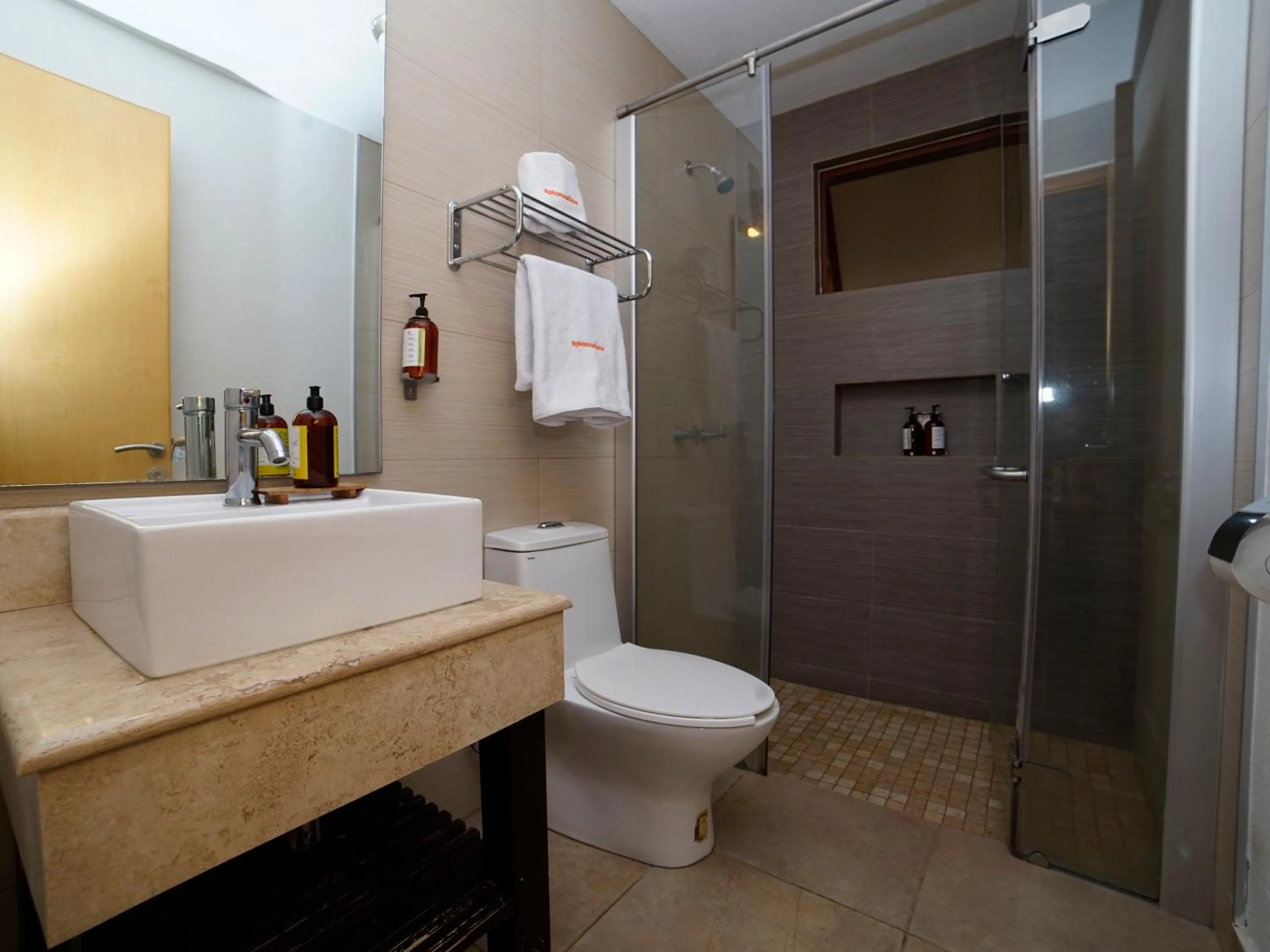 Bathroom in Hotel y Villas Los Pirules by Rotamundos