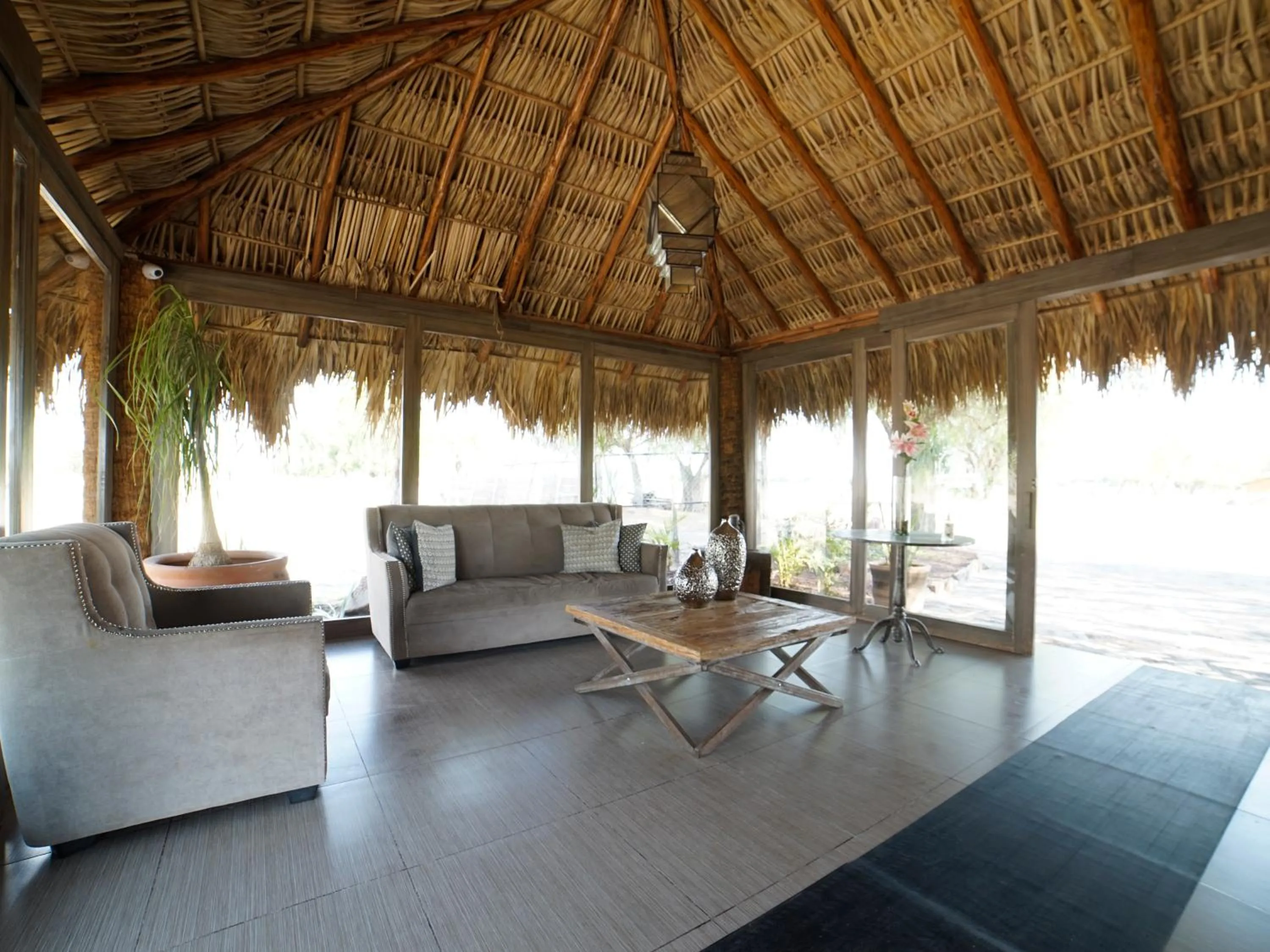 Hotel y Villas Los Pirules by Rotamundos