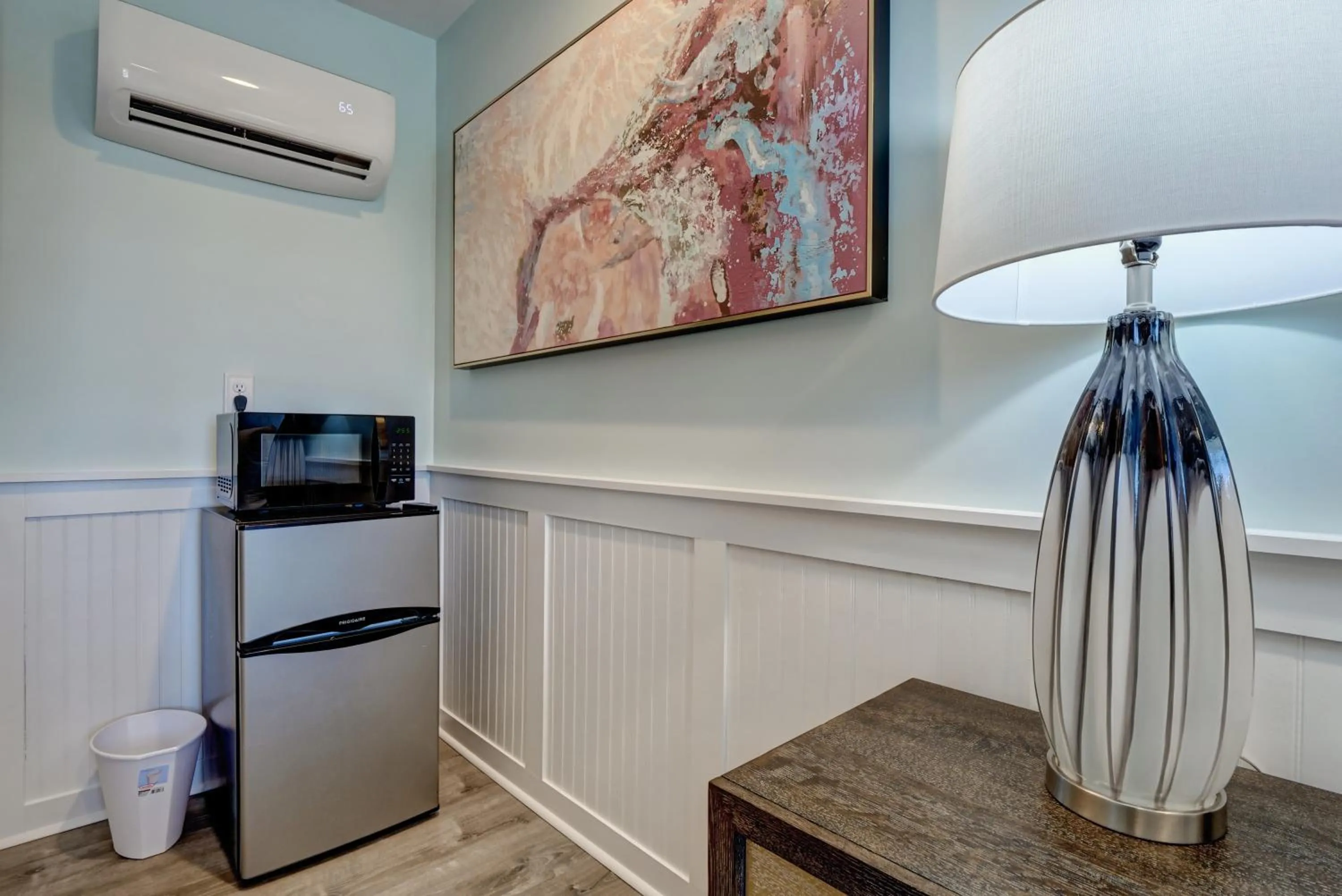 Property building in Loggerhead Inn and Suites