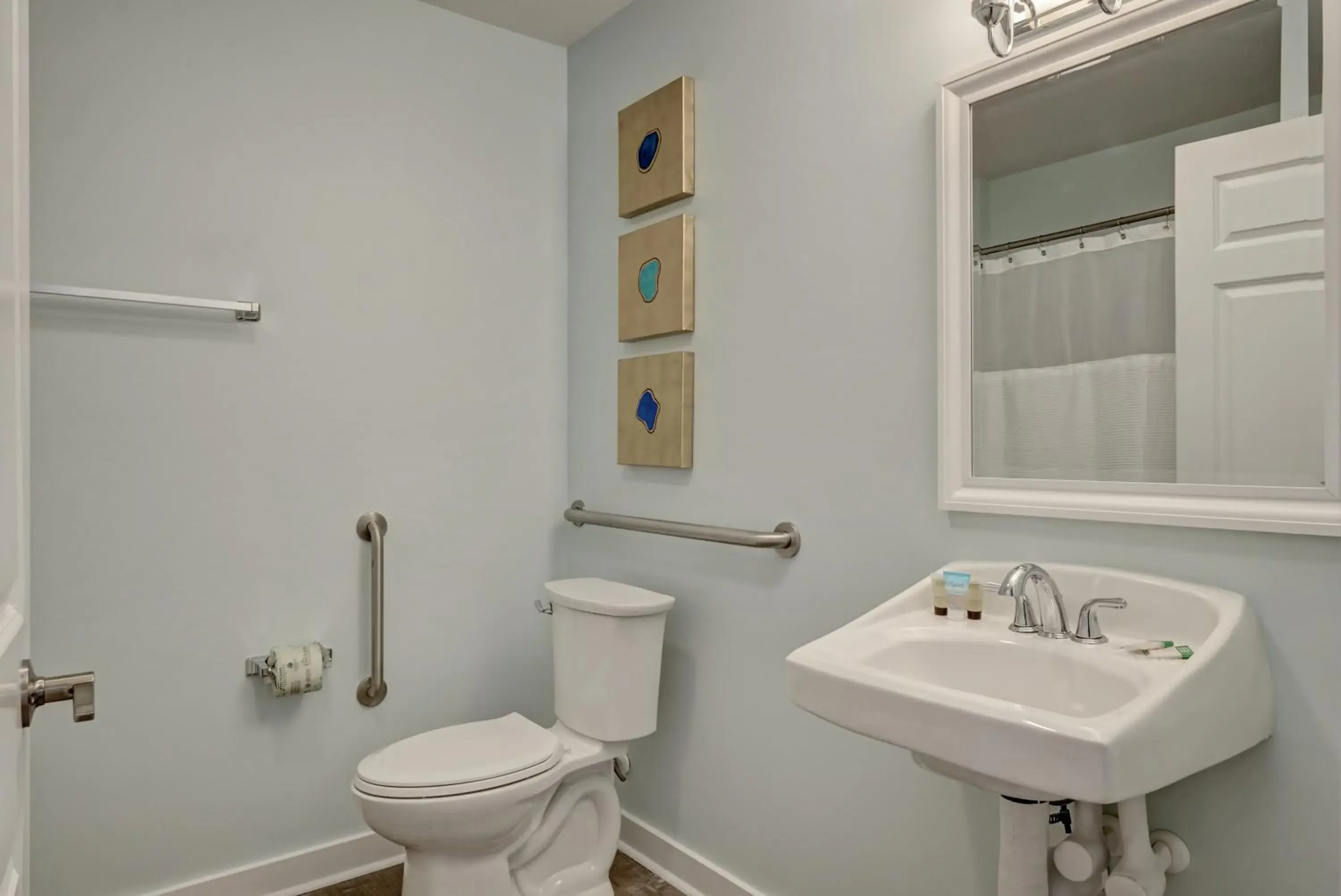 Property building in Loggerhead Inn and Suites Property building in Loggerhead Inn and Suites