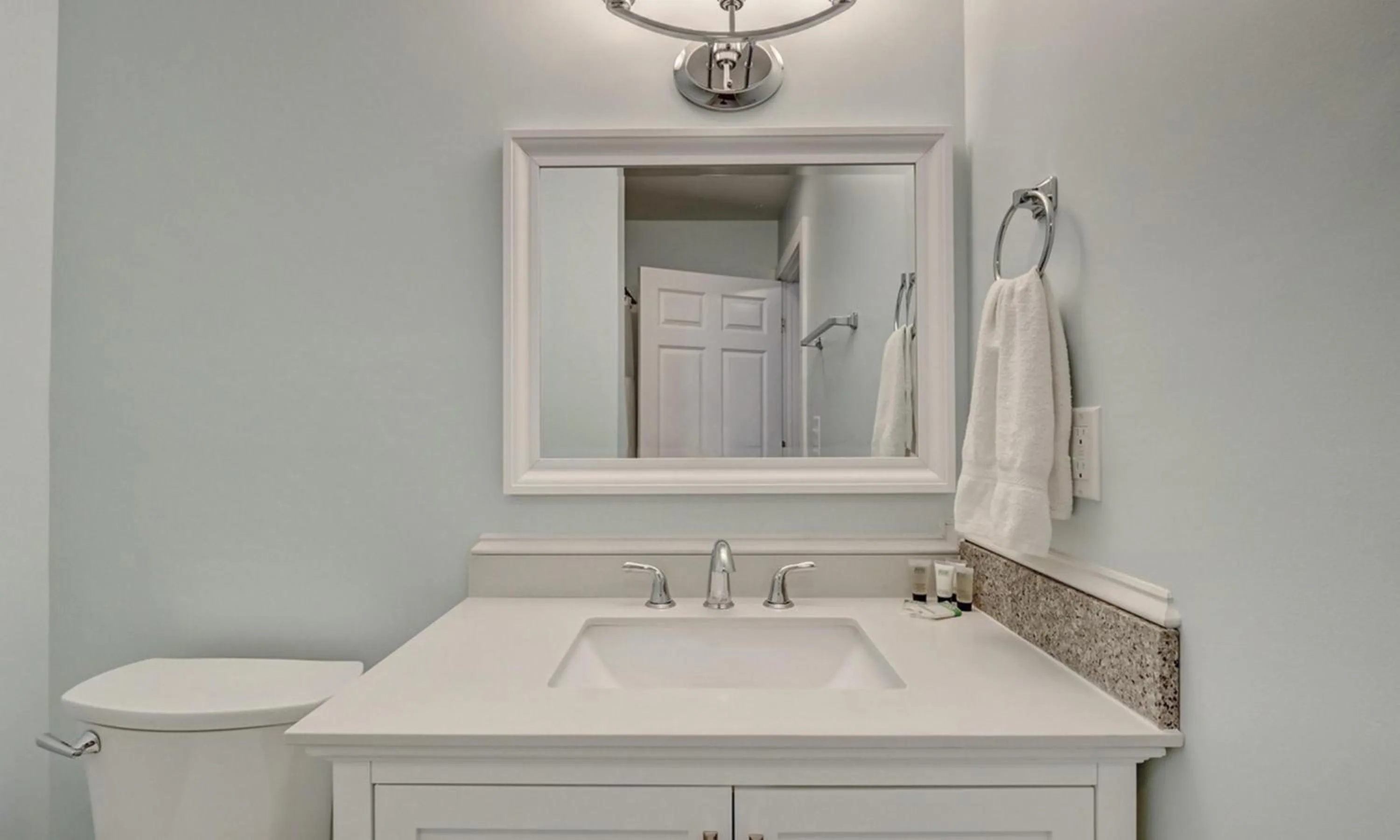 Bathroom in Loggerhead Inn and Suites