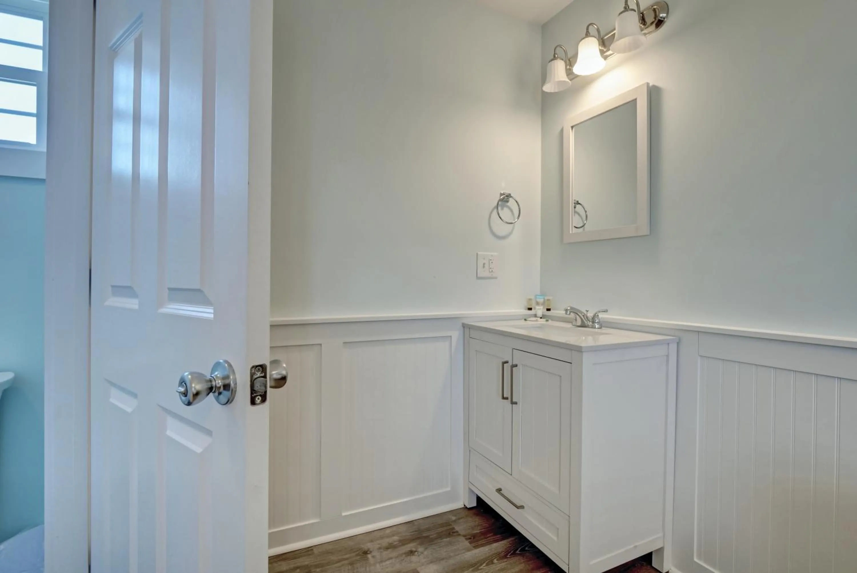 Property building in Loggerhead Inn and Suites