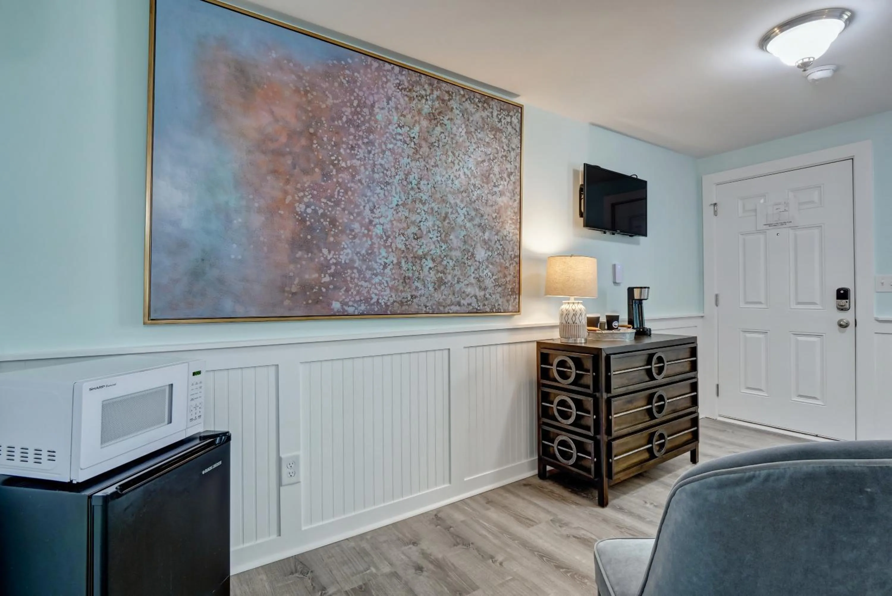 Property building in Loggerhead Inn and Suites