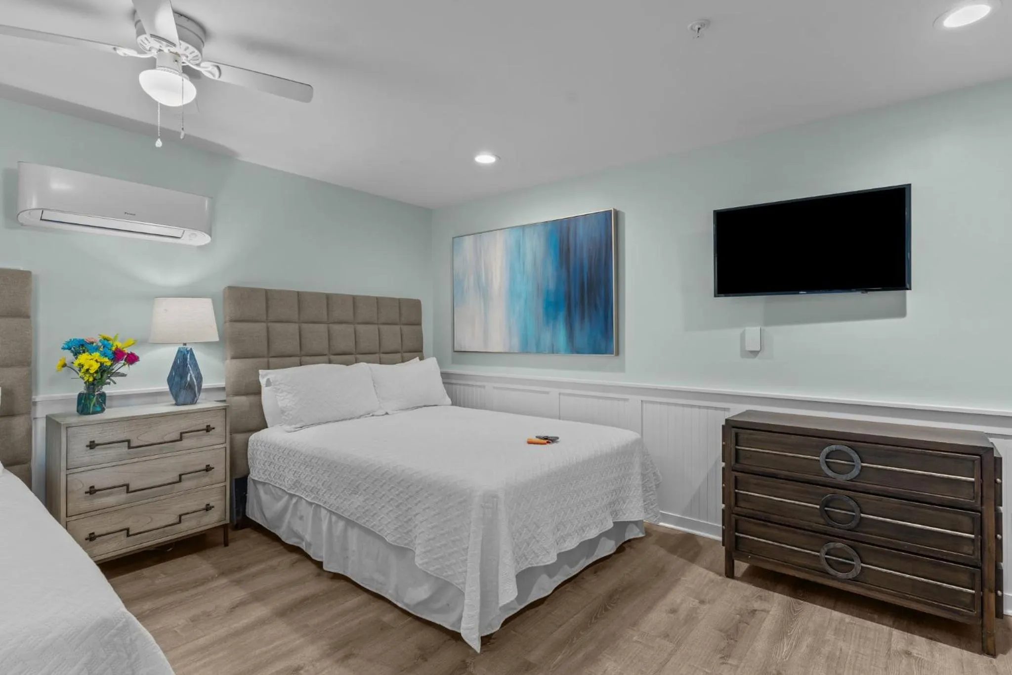 Bedroom, Bed in Loggerhead Inn and Suites