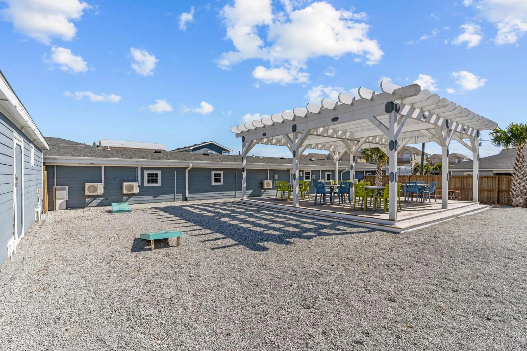 Patio in Loggerhead Inn and Suites
