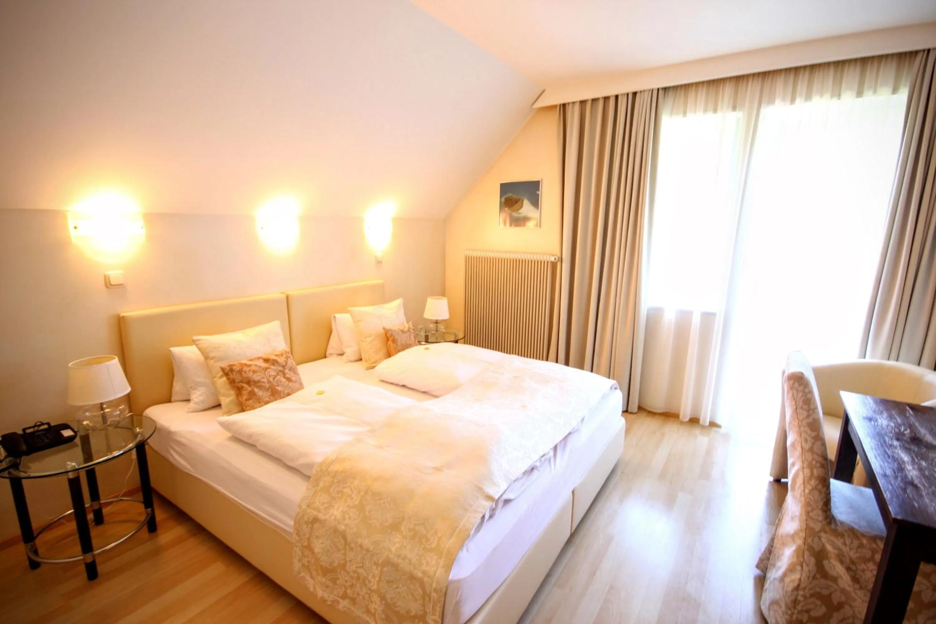 Bedroom, Bed in Hotel Rösch