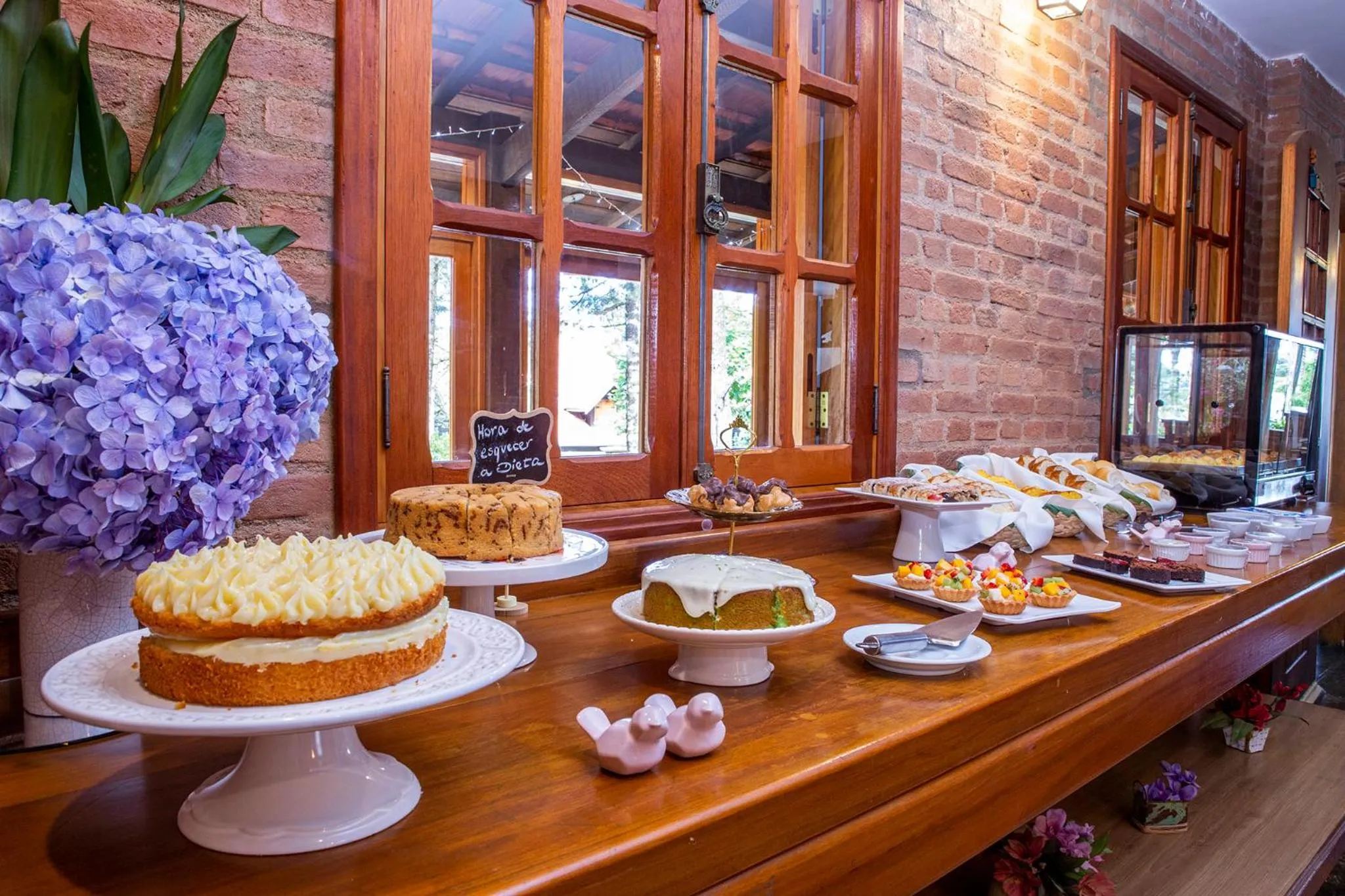 Breakfast in Pousada Suiça Mineira Garden
