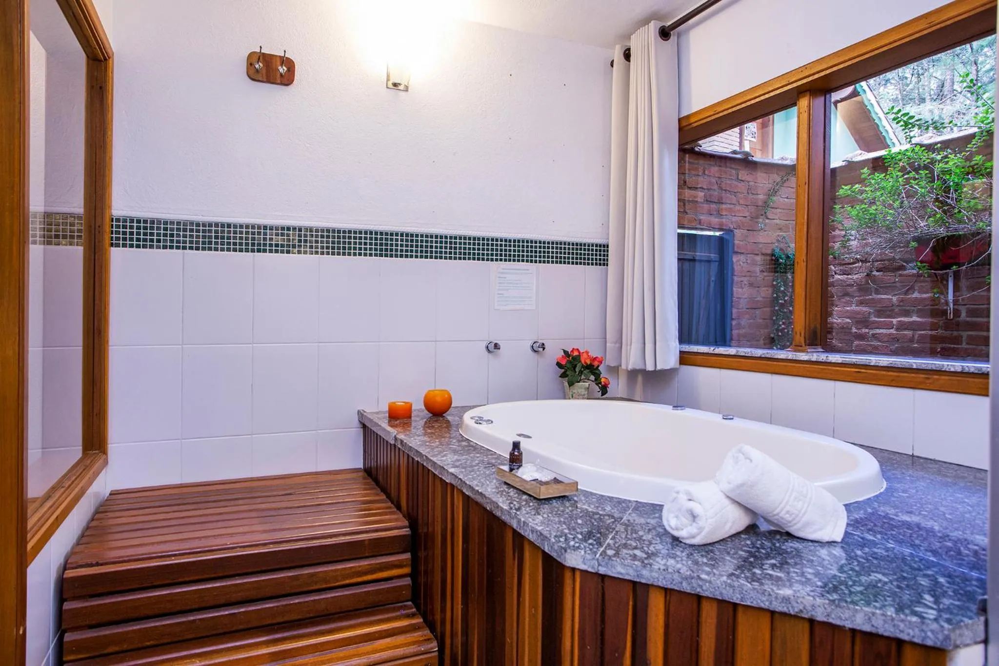 Hot Tub in Pousada Suiça Mineira Garden