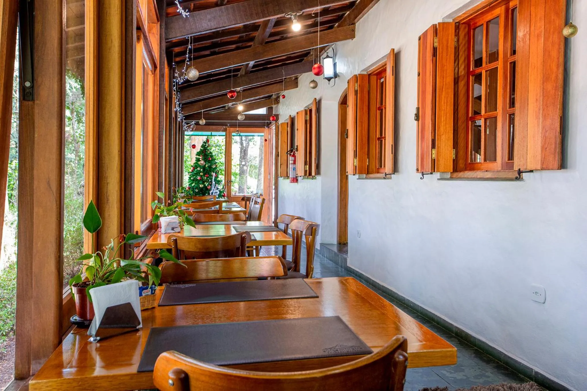 Restaurant/places to eat in Pousada Suiça Mineira Garden