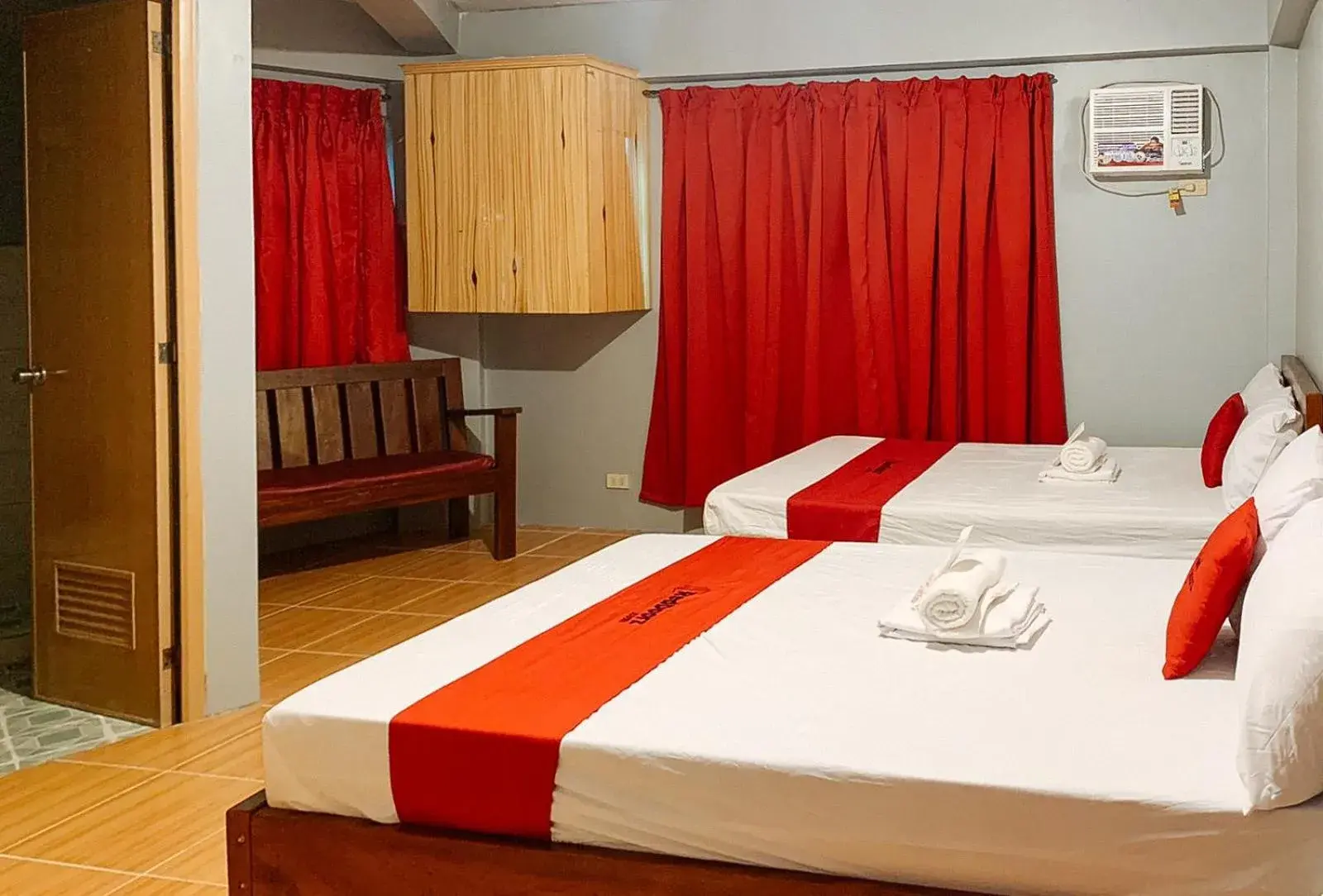 Bedroom, Bed in RedDoorz near Pasay Rotonda Bedroom, Bed in RedDoorz near Pasay Rotonda