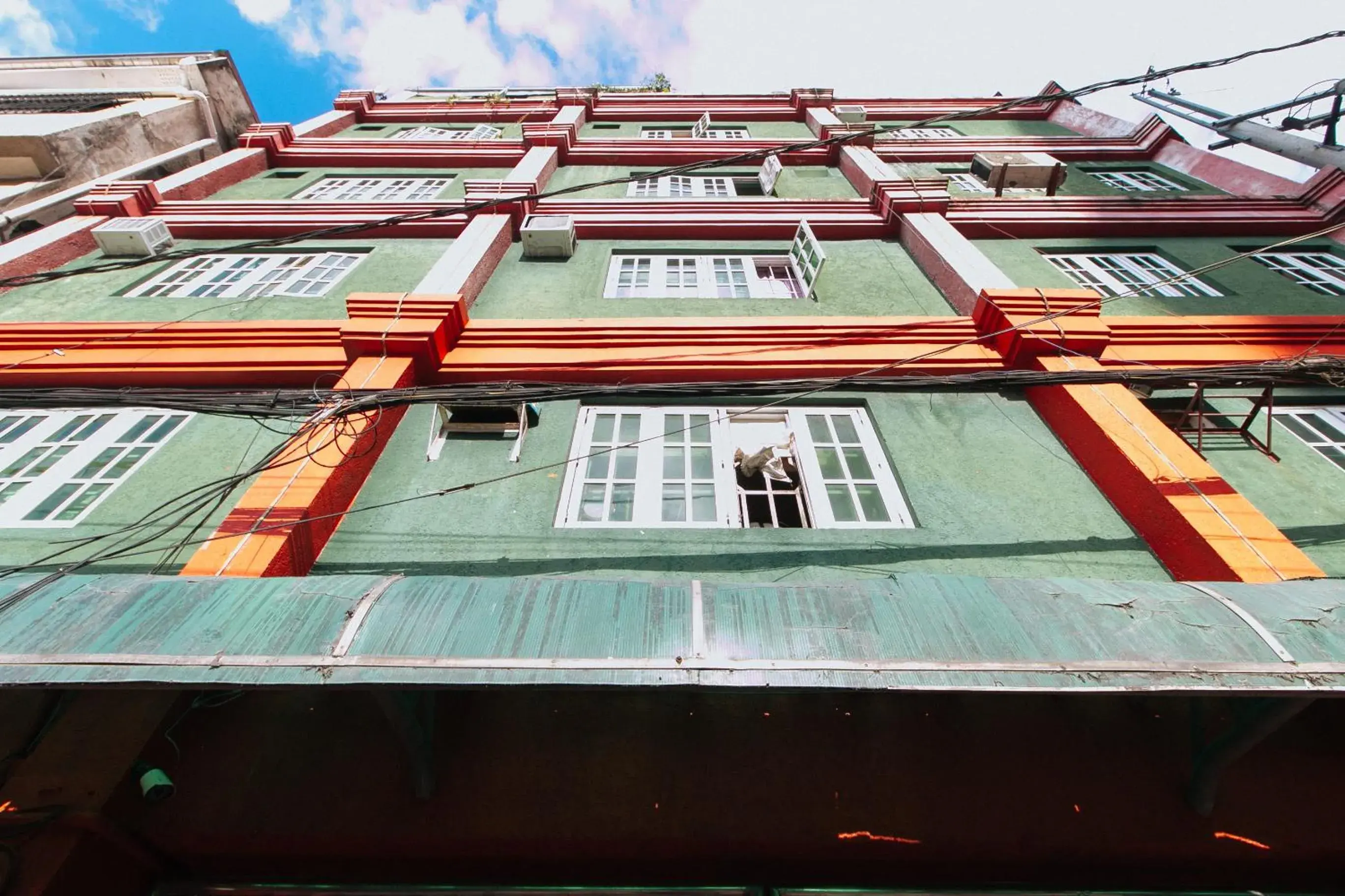 Property building in RedDoorz near Pasay Rotonda Property building in RedDoorz near Pasay Rotonda