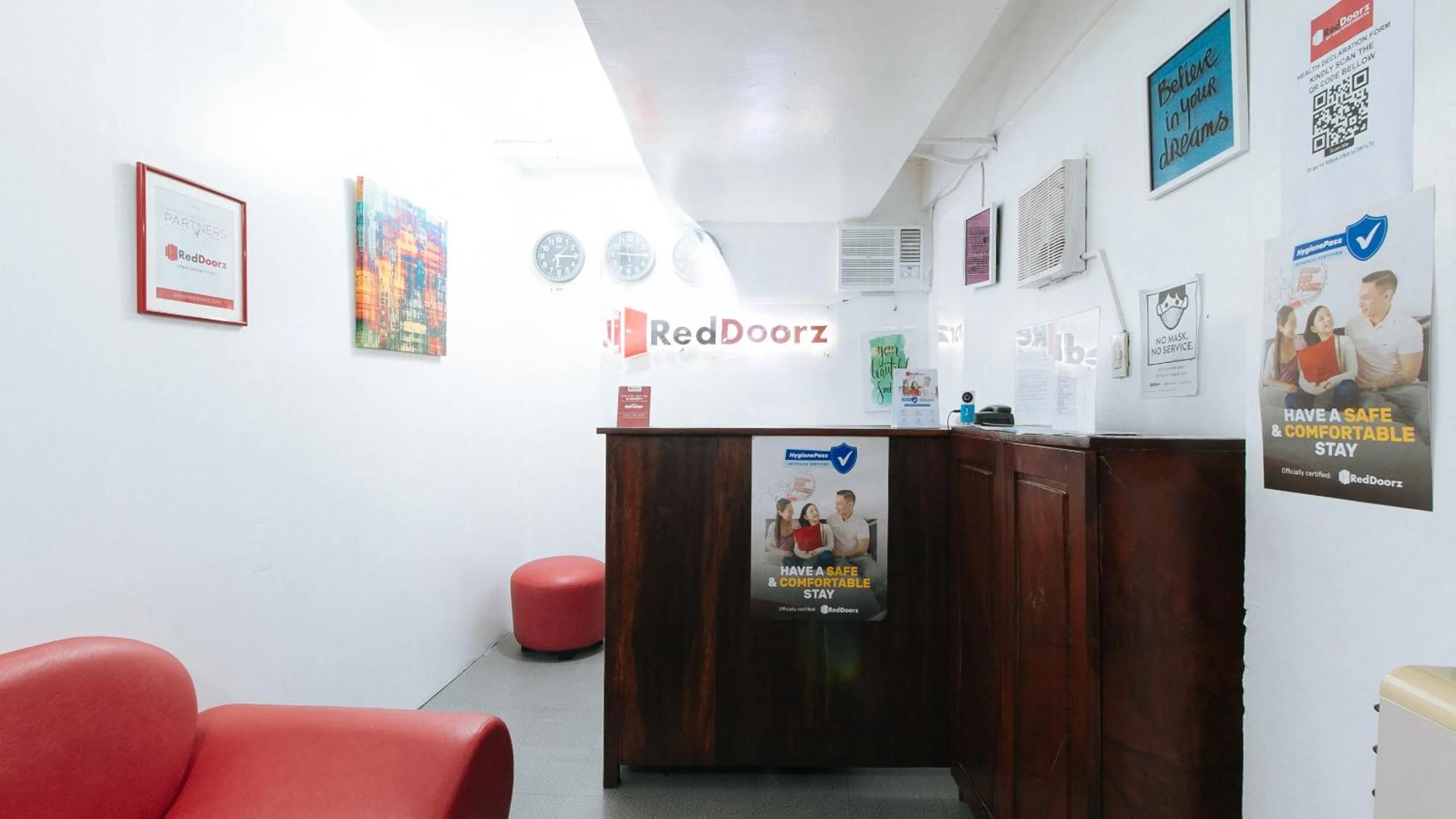 Property logo or sign in RedDoorz near Pasay Rotonda
