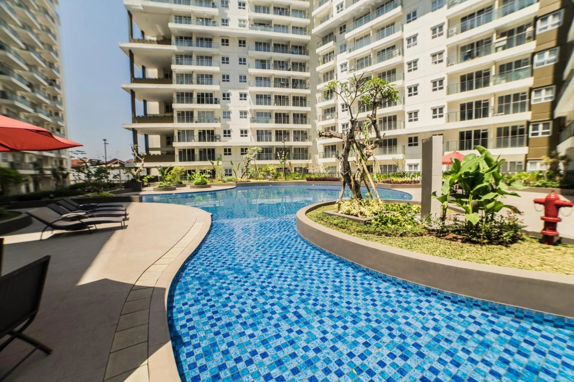 Swimming pool in Strategic & Stylish Studio Gateway Pasteur Apartment near Pasteur Exit Toll By Travelio