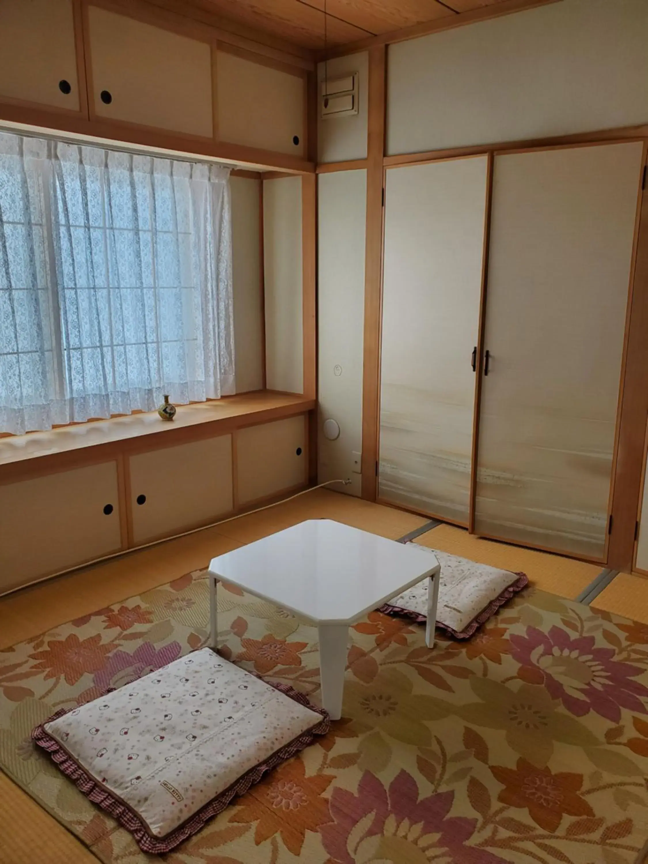 Twin Room - single occupancy in Guest House EBISAN Twin Room - single occupancy in Guest House EBISAN