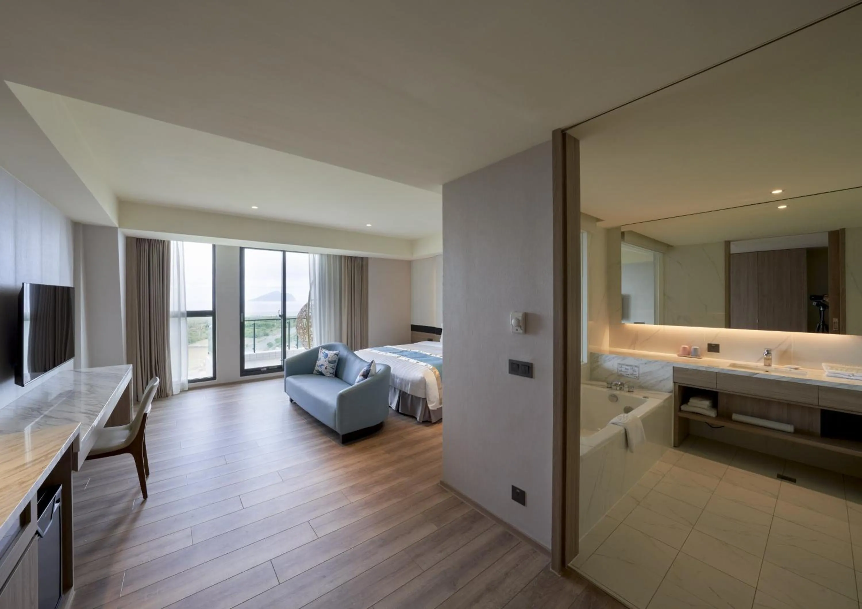 Bathroom, Bed in Lanyang Seaview Hotel