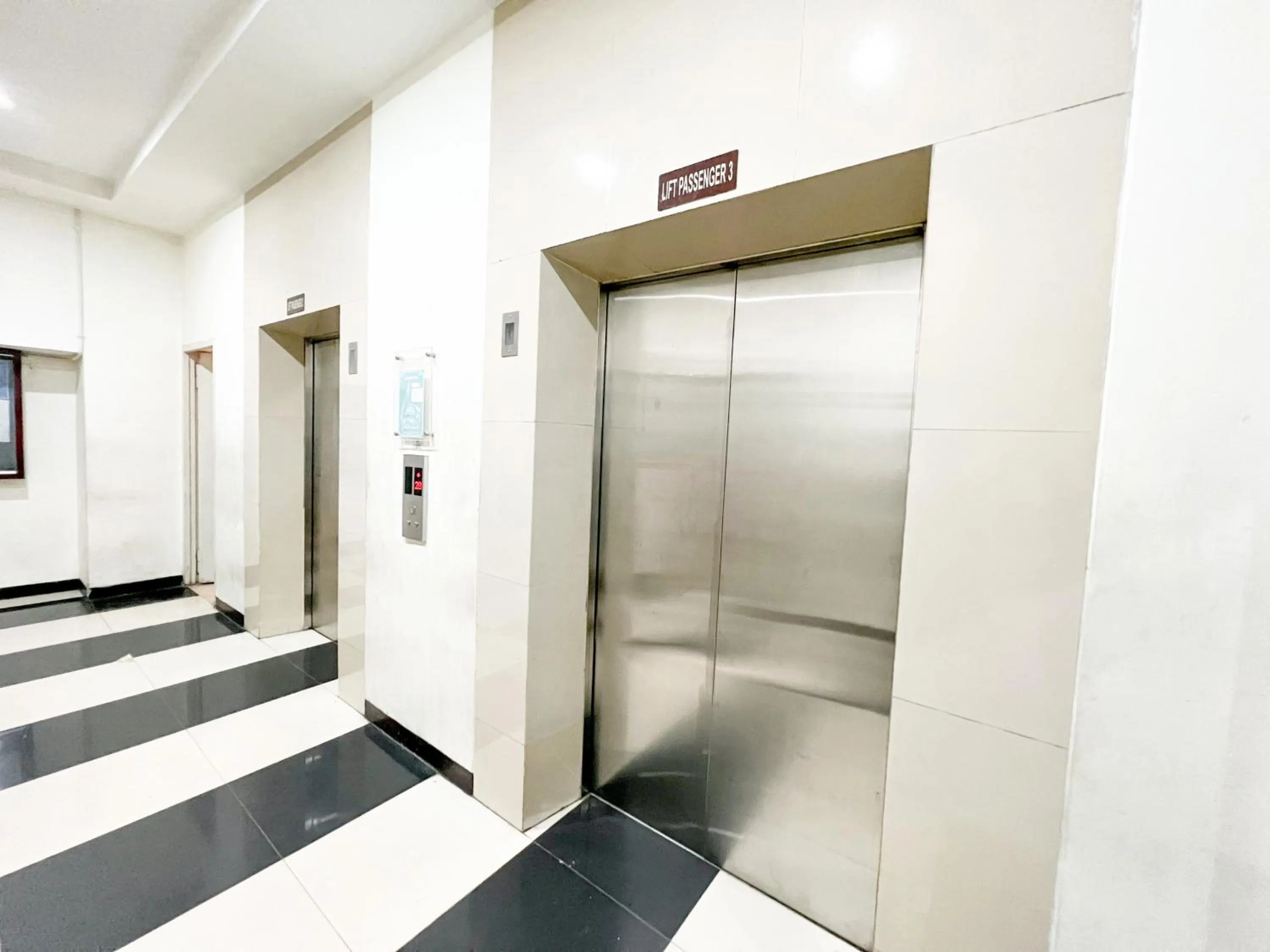 Lobby or reception in OYO 93828 Apartemen Tamansari Panoramic By Narel Room