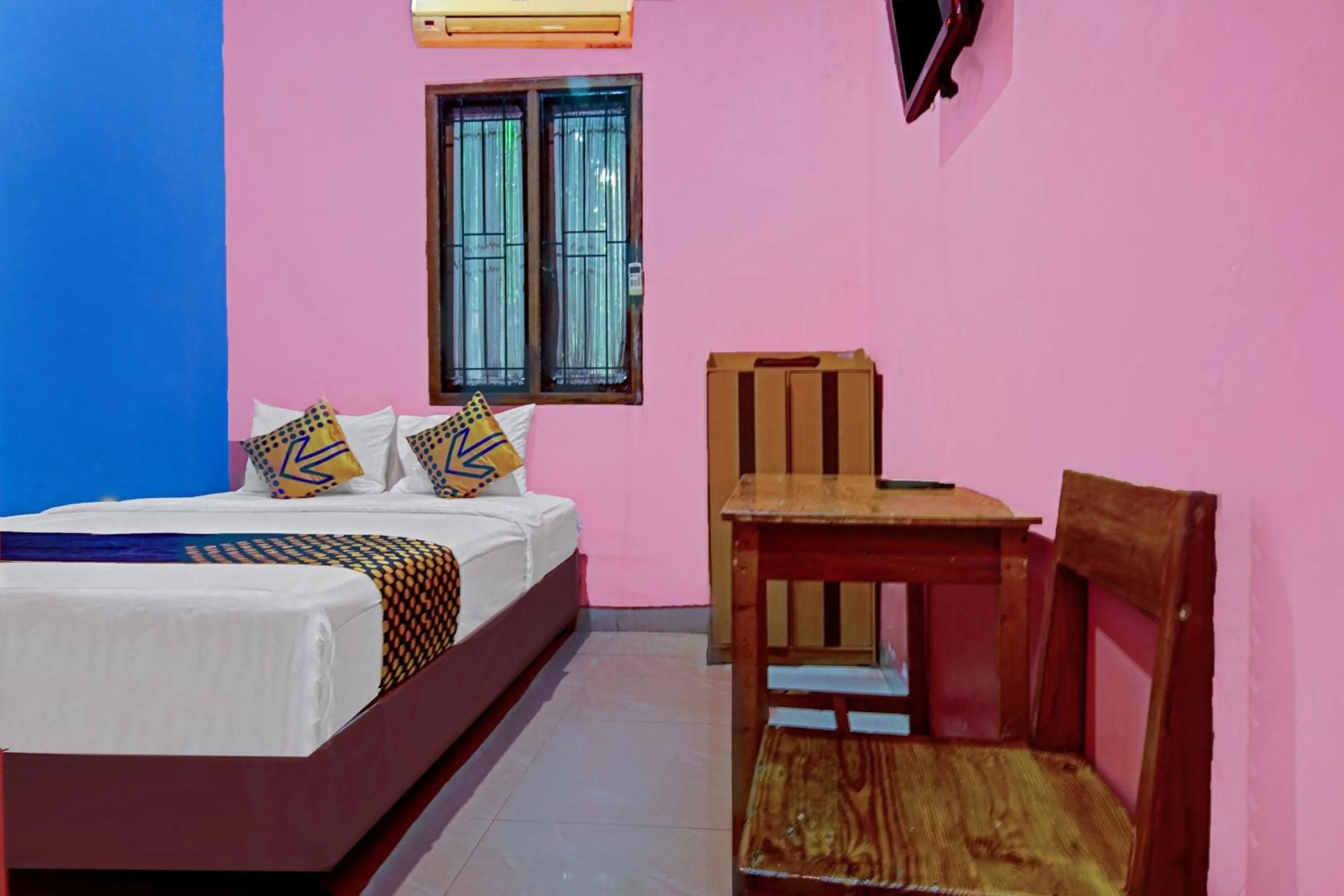 Bedroom, Bed in Hotel O Aliyah Syariah