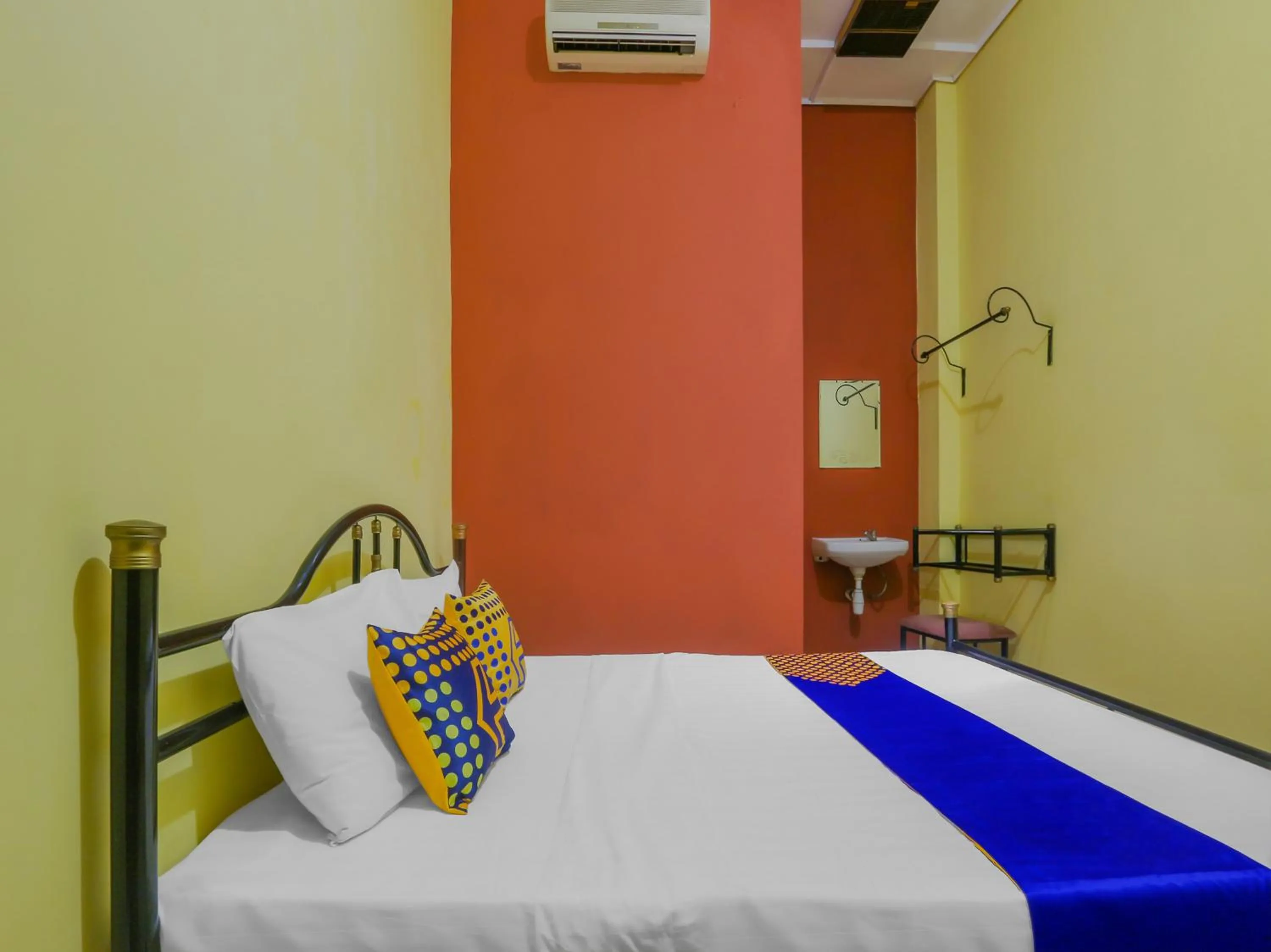 Bedroom in SPOT ON 90272 Istana Griya 1 Hotel