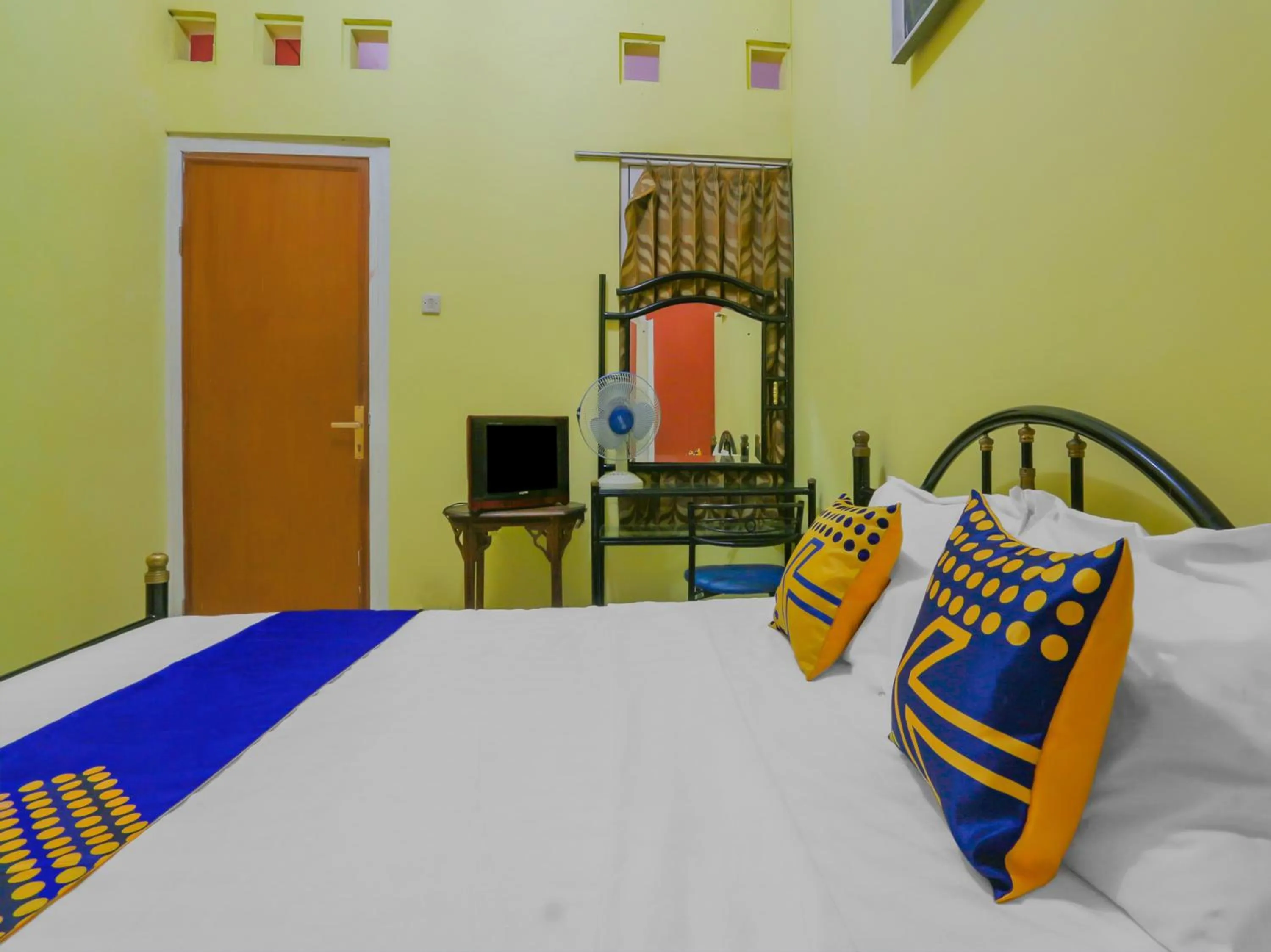 Bedroom in SPOT ON 90272 Istana Griya 1 Hotel