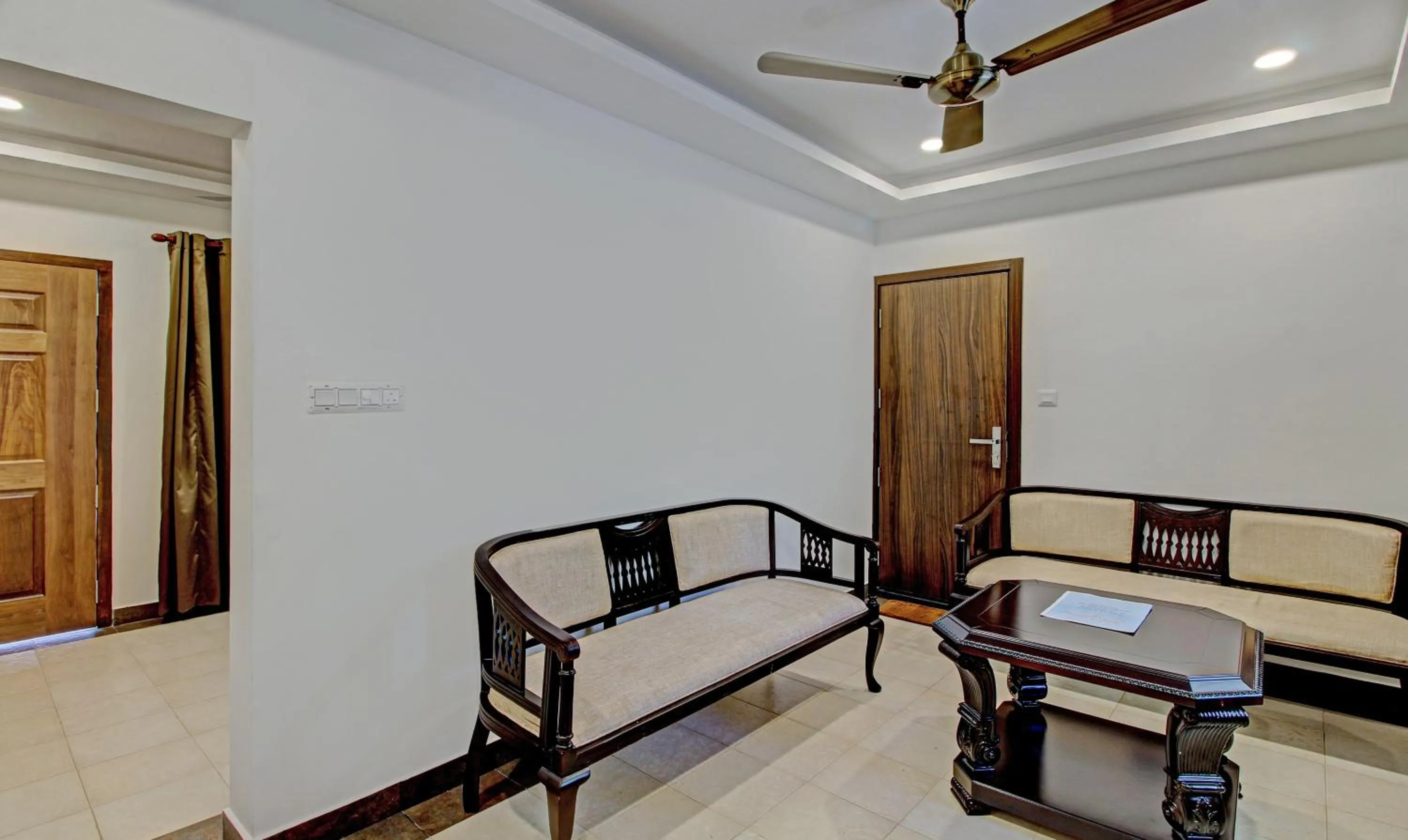 Seating area in Treebo Premium Travancore Palace Cherthala