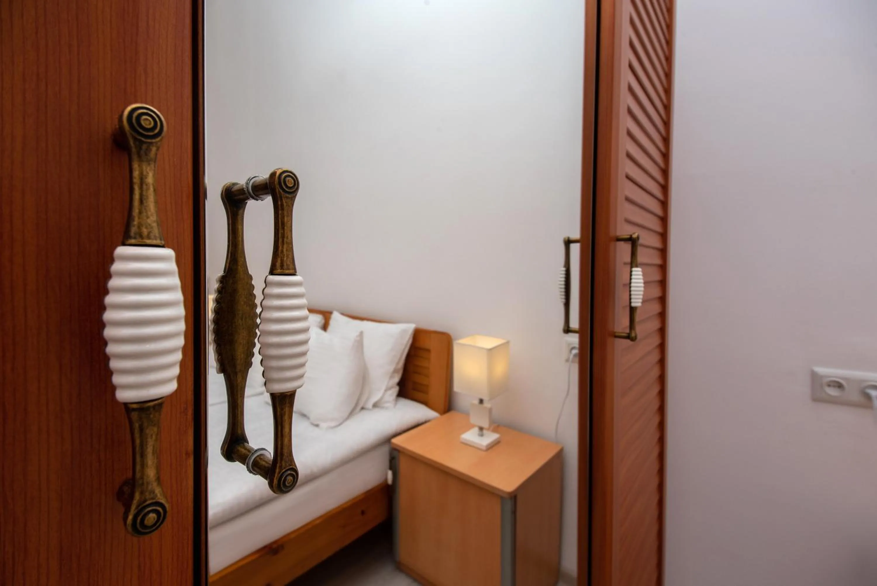 Bedroom, Bed in Lowell Hotel