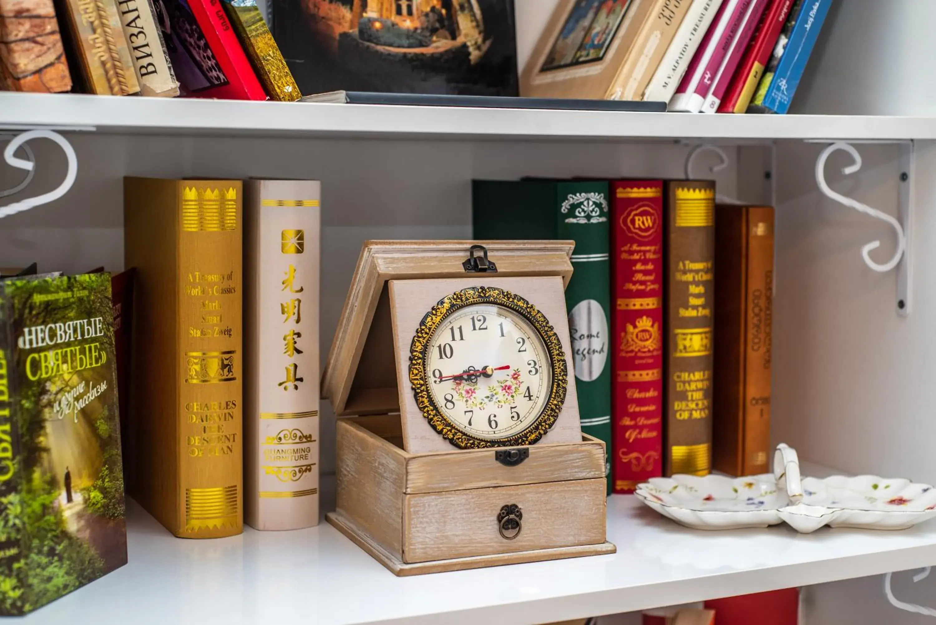 Property building in Lowell Hotel Property building in Lowell Hotel