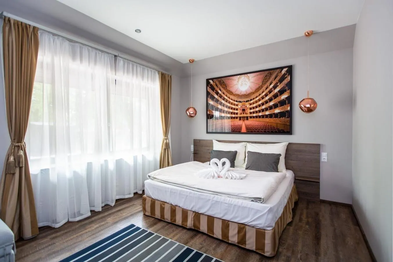 Photo of the whole room, Bed in Waterfront Lodge