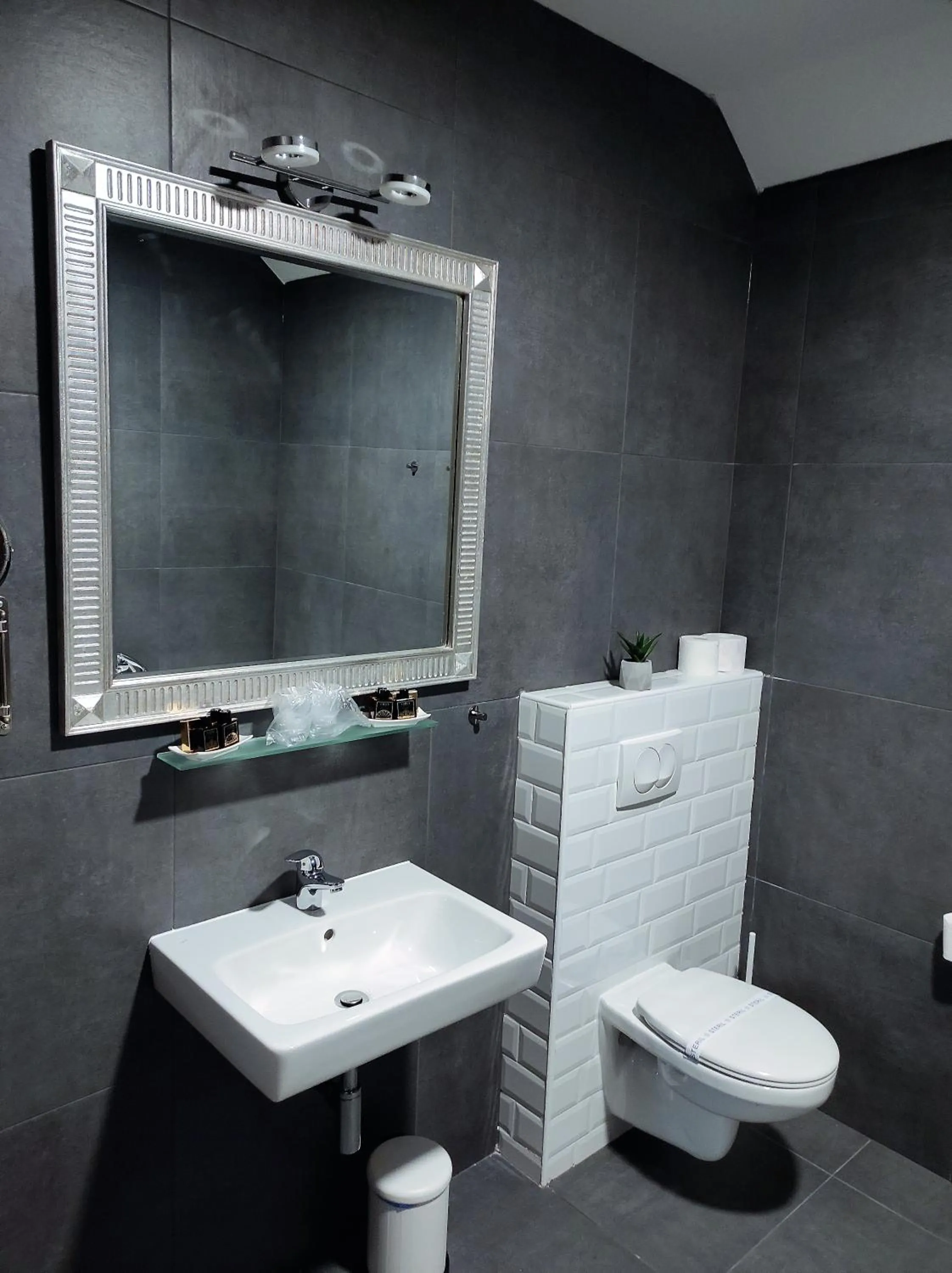 Bathroom in Waterfront Lodge