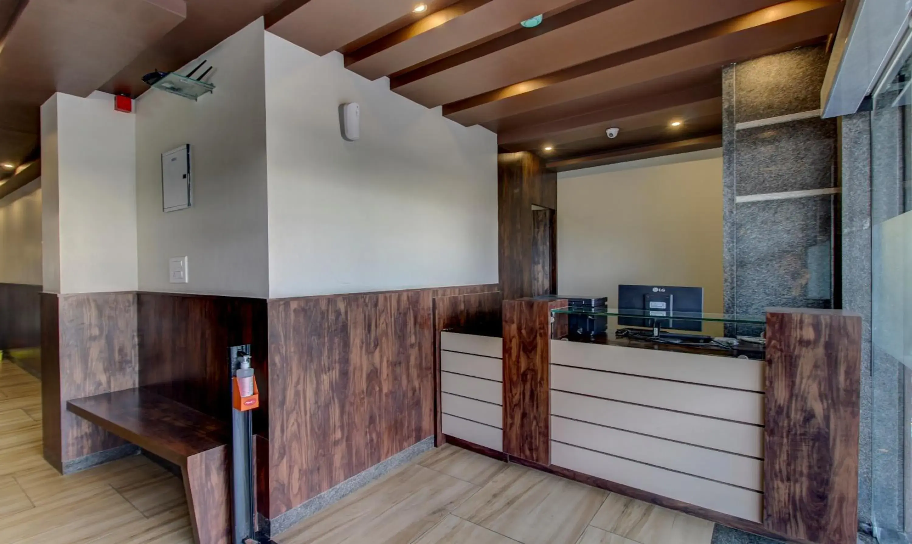 Lobby or reception in Treebo Sampradaya Bistro, Mailasandra Lobby or reception in Treebo Sampradaya Bistro, Mailasandra