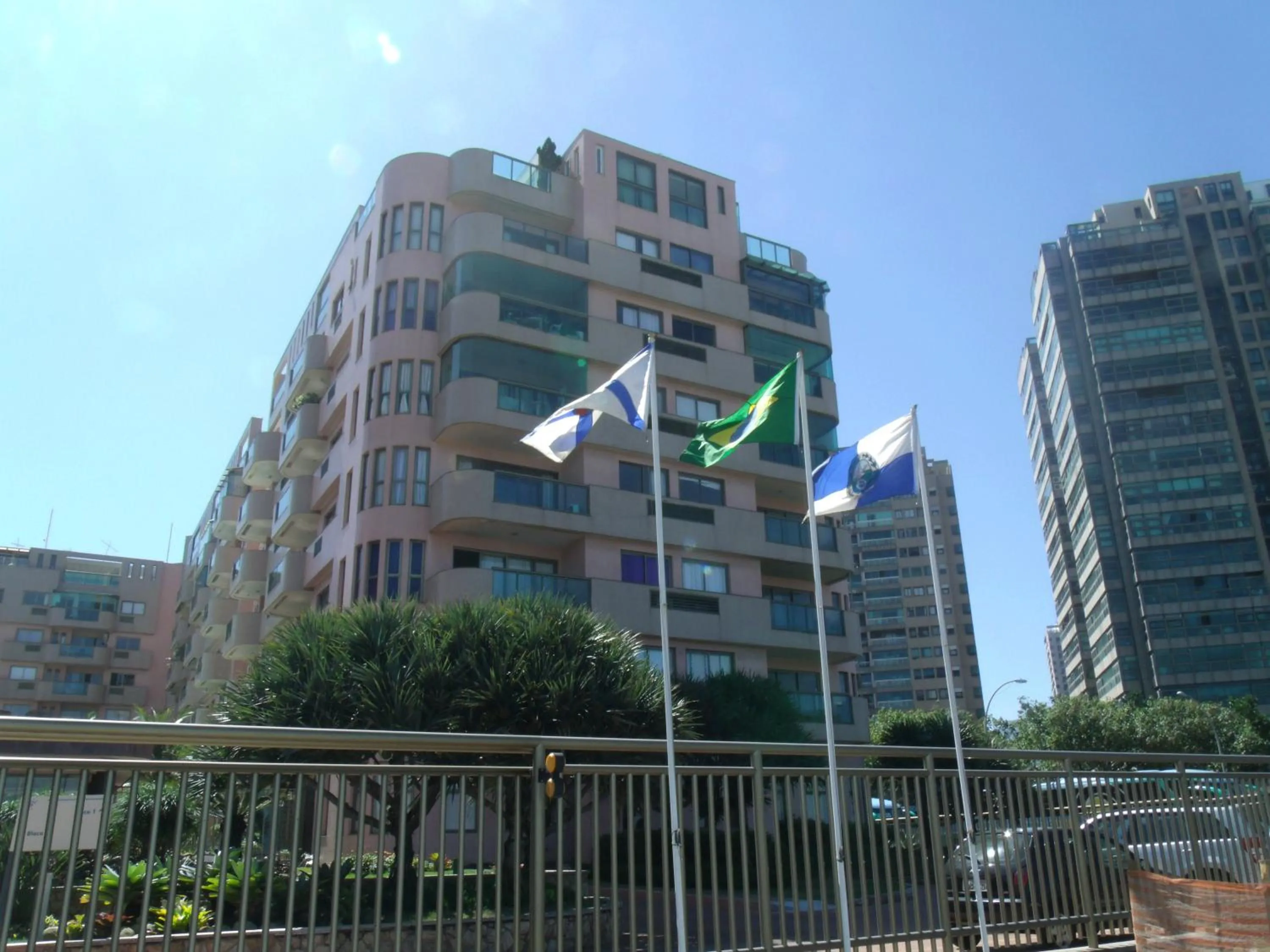 Facade/entrance in Alto Estilo Barra Posto 8
