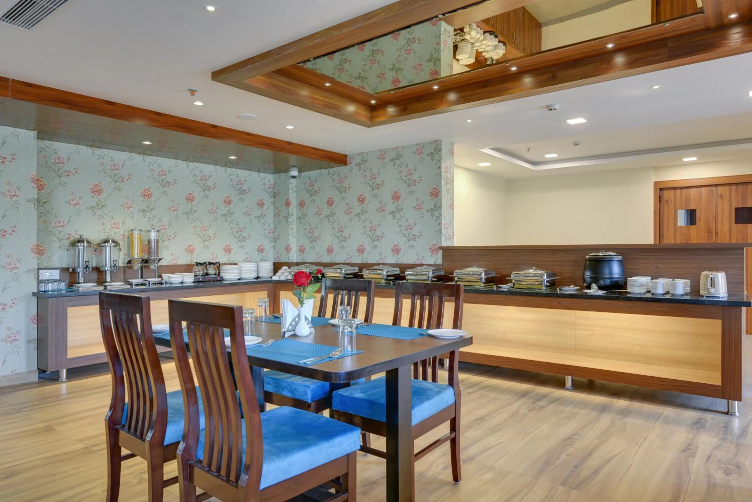 Restaurant/places to eat in Hotel khumani By Hills N Dunes