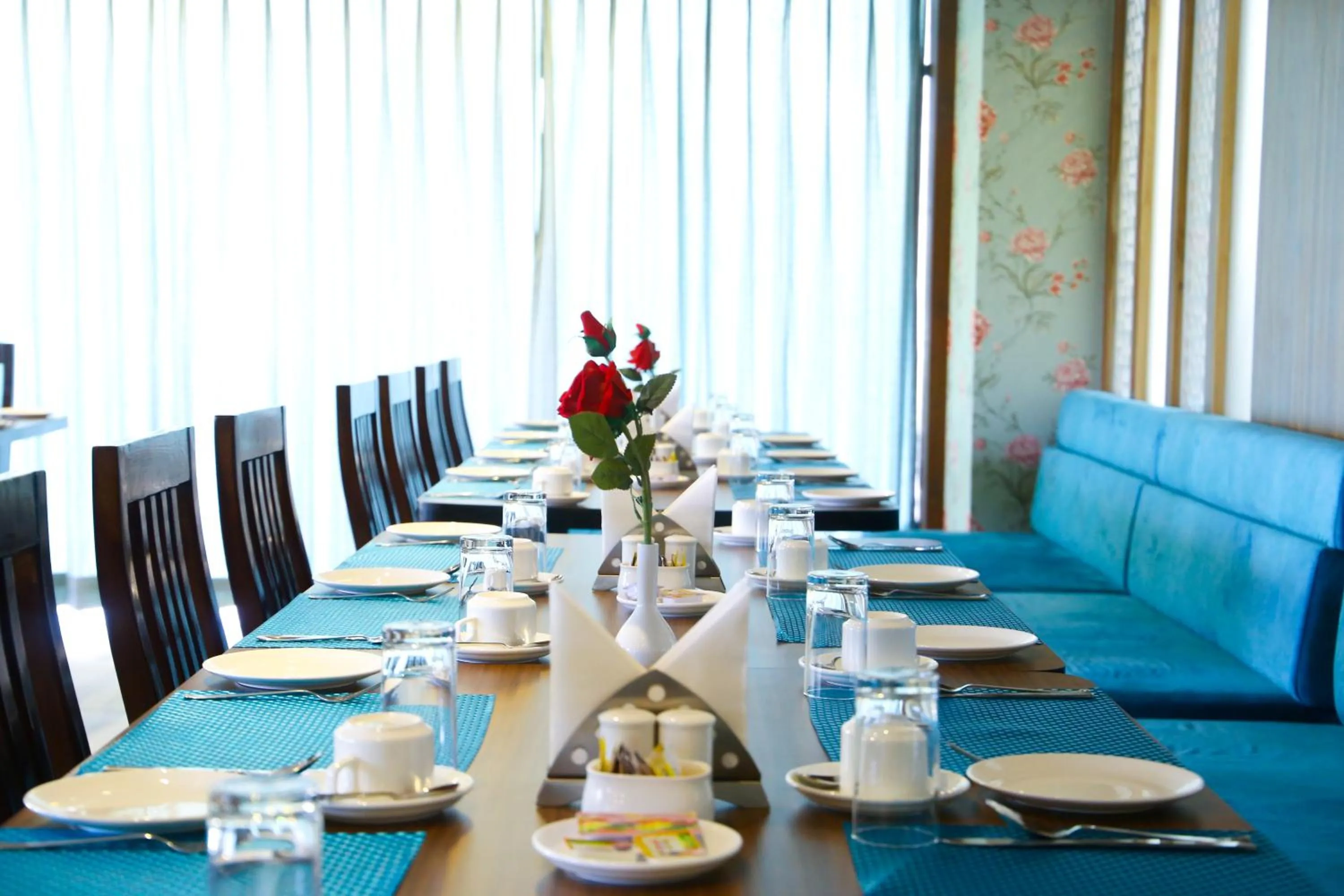 Restaurant/places to eat in Hotel khumani By Hills N Dunes