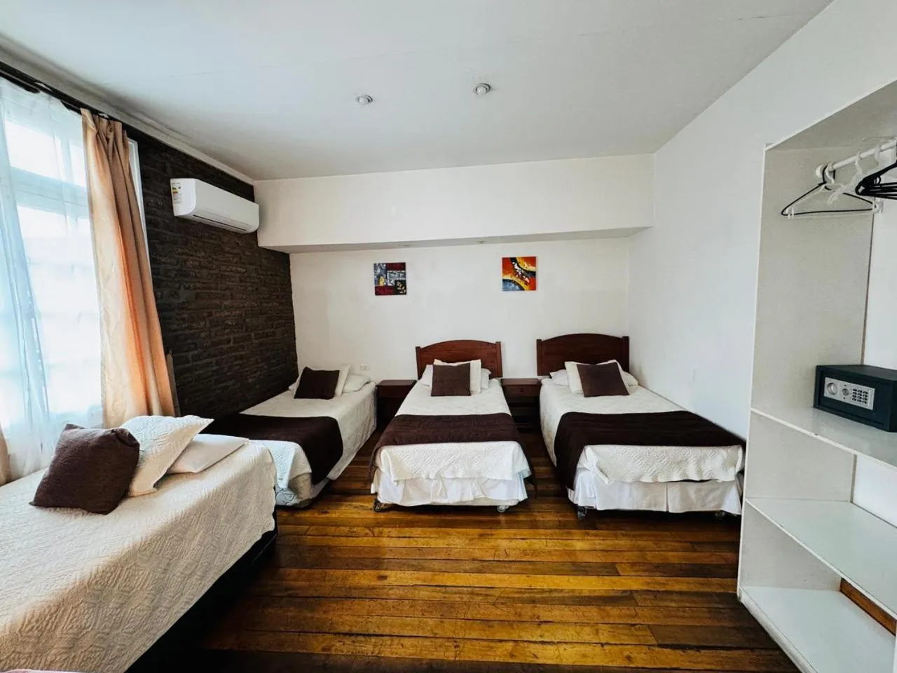 Photo of the whole room, Bed in Hotel Casa Lyon