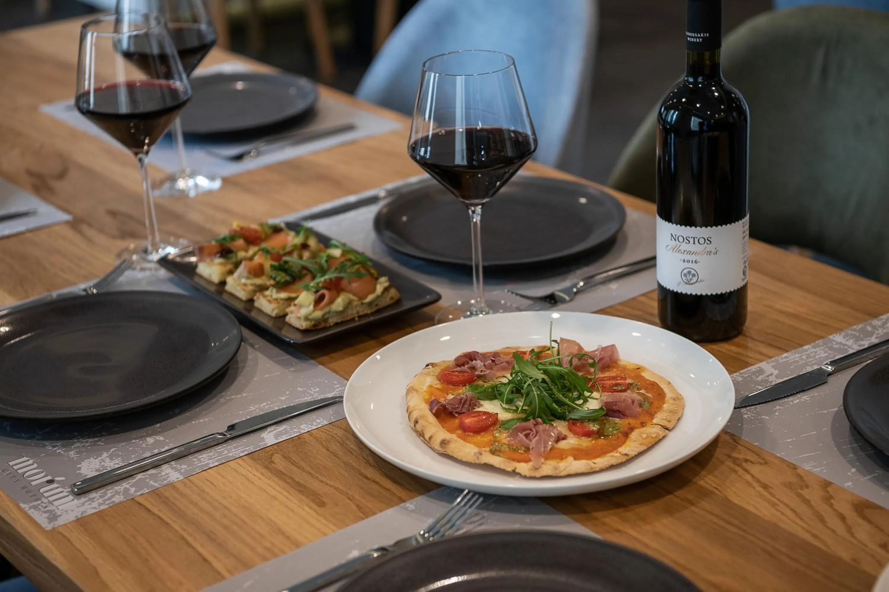 Restaurant/places to eat in Morum City Hotel Chania