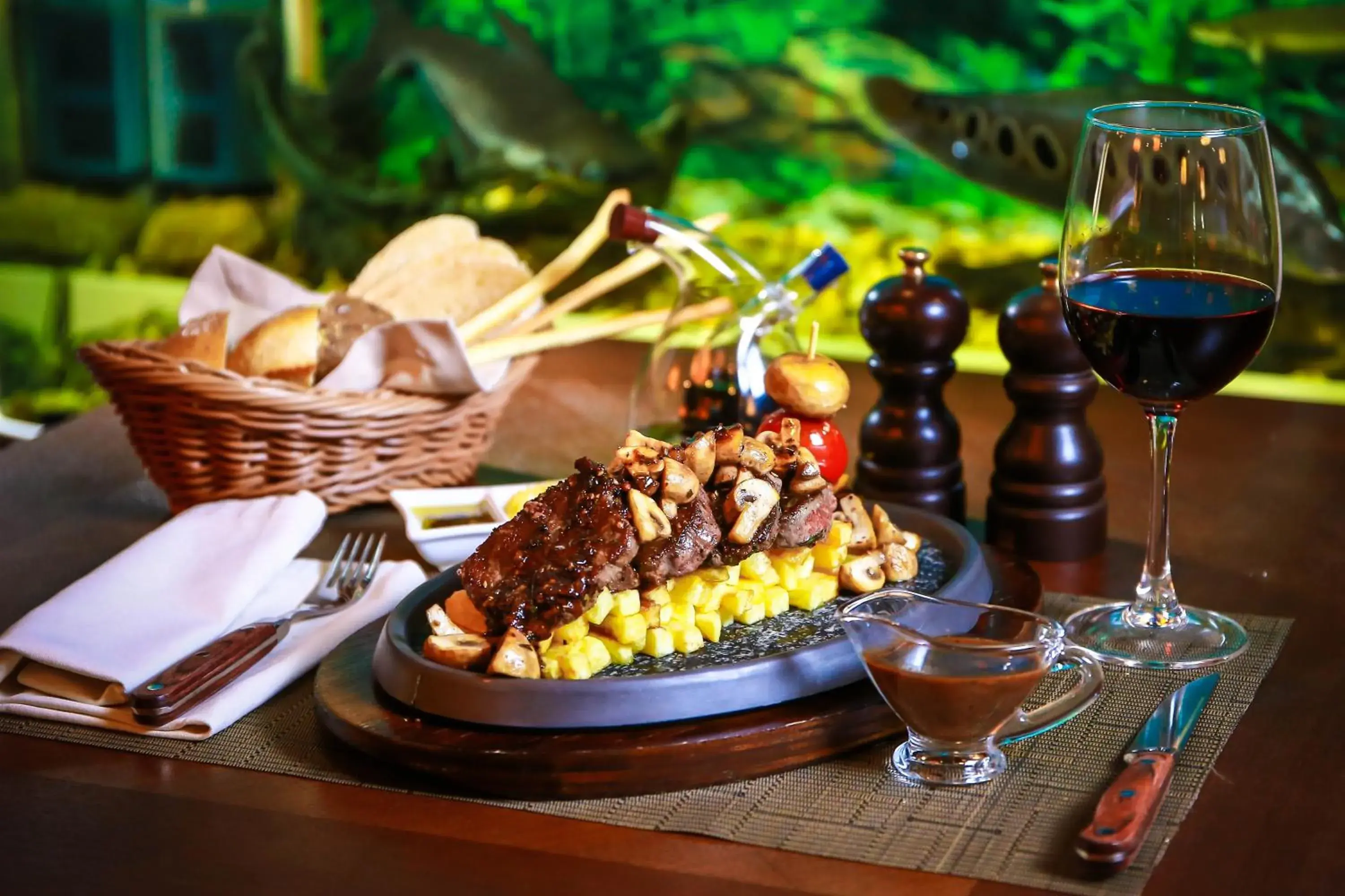 Restaurant/places to eat in Grand M Hotel Restaurant/places to eat in Grand M Hotel