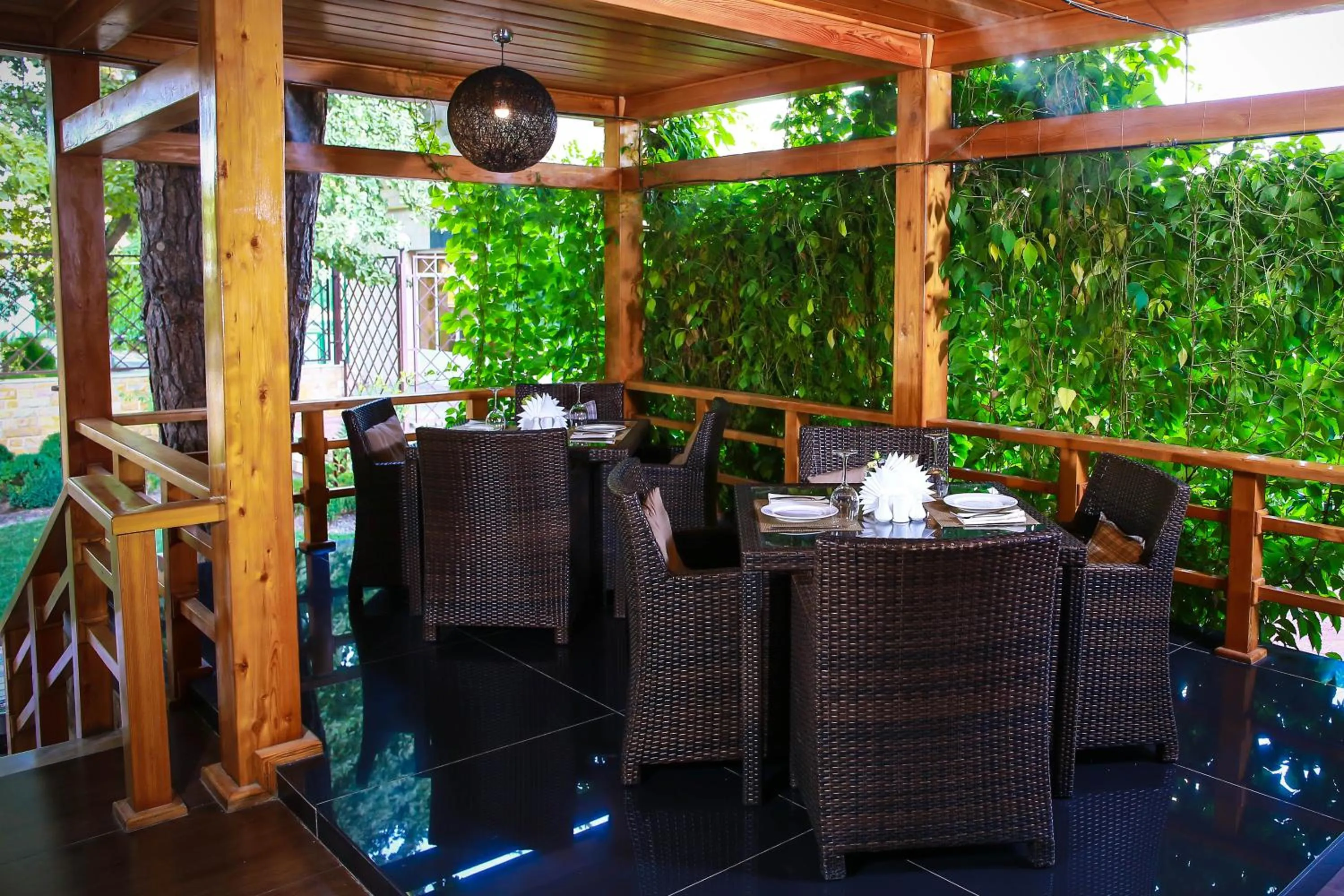 Restaurant/places to eat in Grand M Hotel