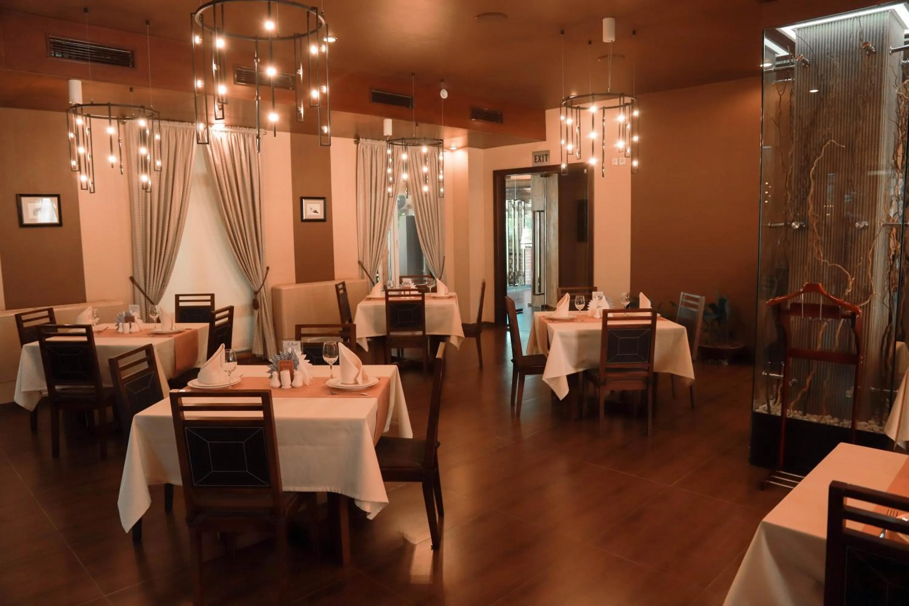 Restaurant/places to eat in Grand M Hotel