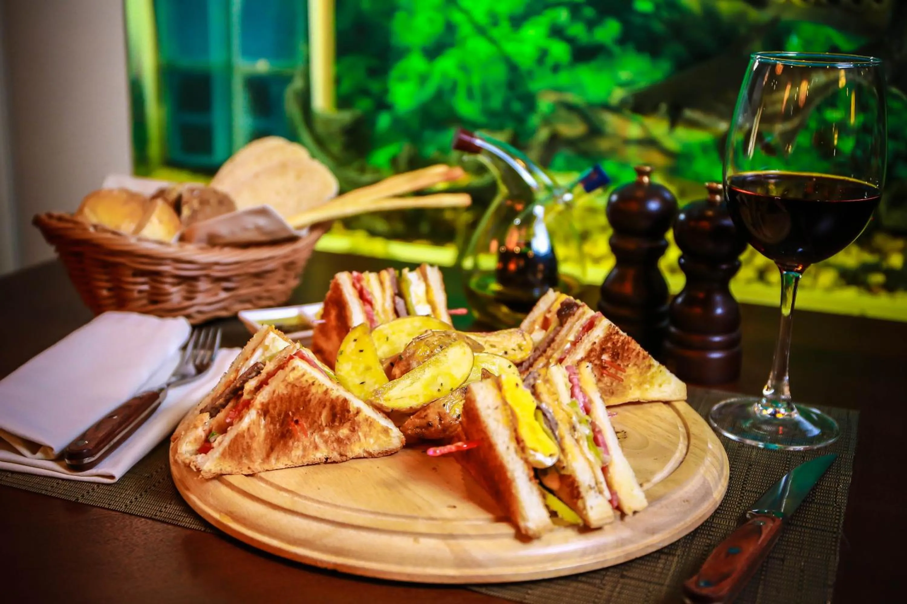 Restaurant/places to eat in Grand M Hotel