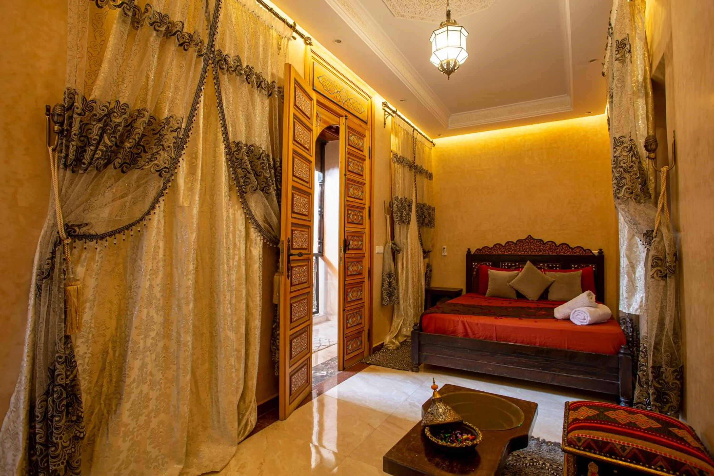 Bed in Riad Alice Terrace & Spa