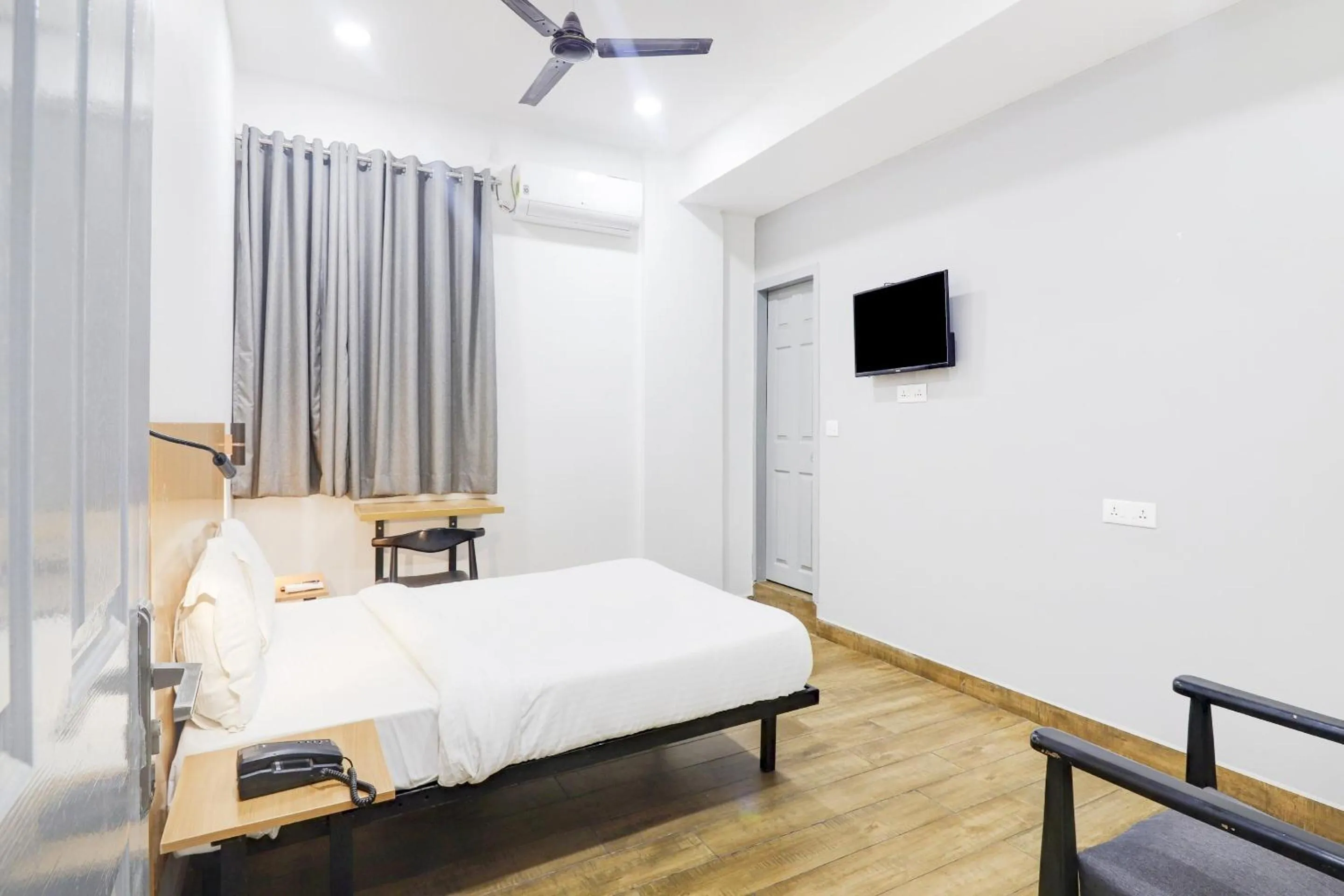 Bedroom, Bed in Townhouse Madhapur Near Shilparamam