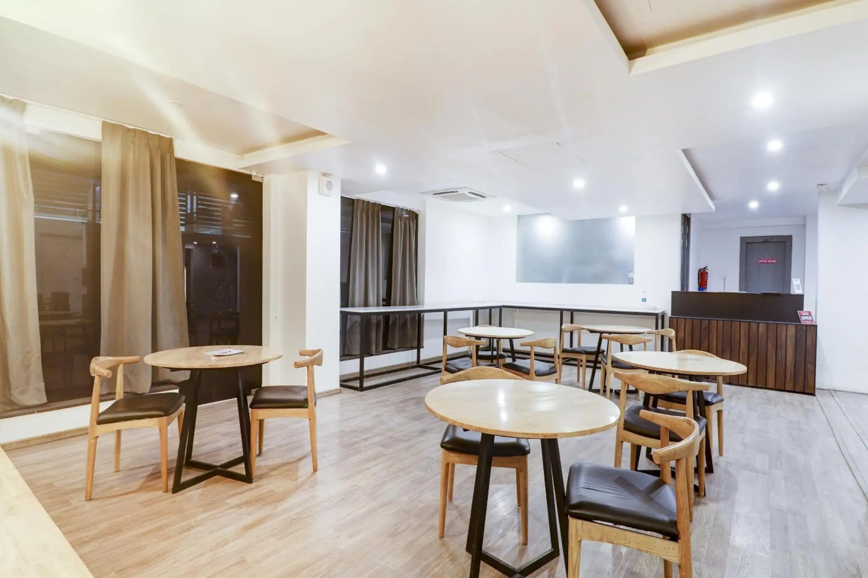 Restaurant/places to eat in Townhouse Madhapur Near Shilparamam Restaurant/places to eat in Townhouse Madhapur Near Shilparamam